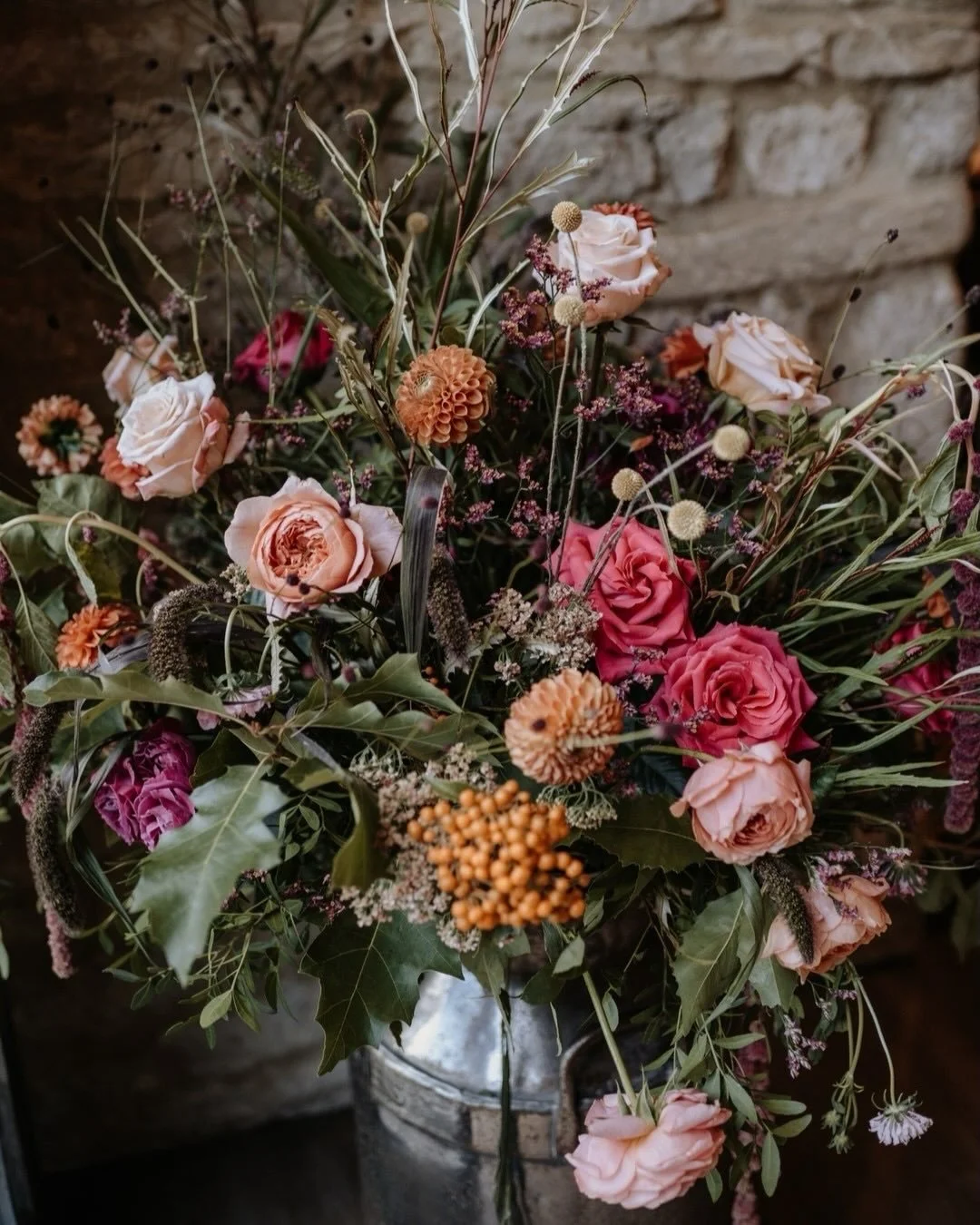 We can&rsquo;t get over these stunning shots from @charcook_photography for our lovely couple M&amp;S. From urns bursting with blooms to a dreamy flower hoop, every detail of this wedding was full of floral magic.
⠀⠀⠀⠀⠀⠀⠀⠀⠀
Venue @Tythebarnlaunton
Im