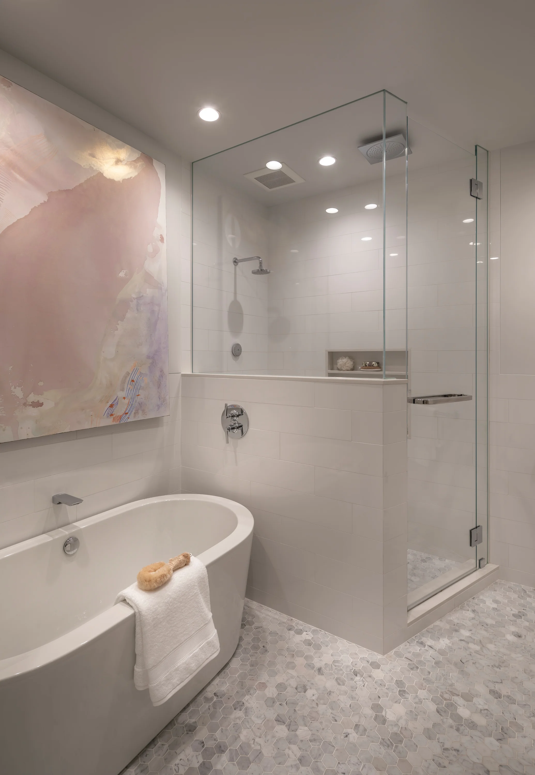 L1_Master_Bath_Tub-Shower_1885.jpg