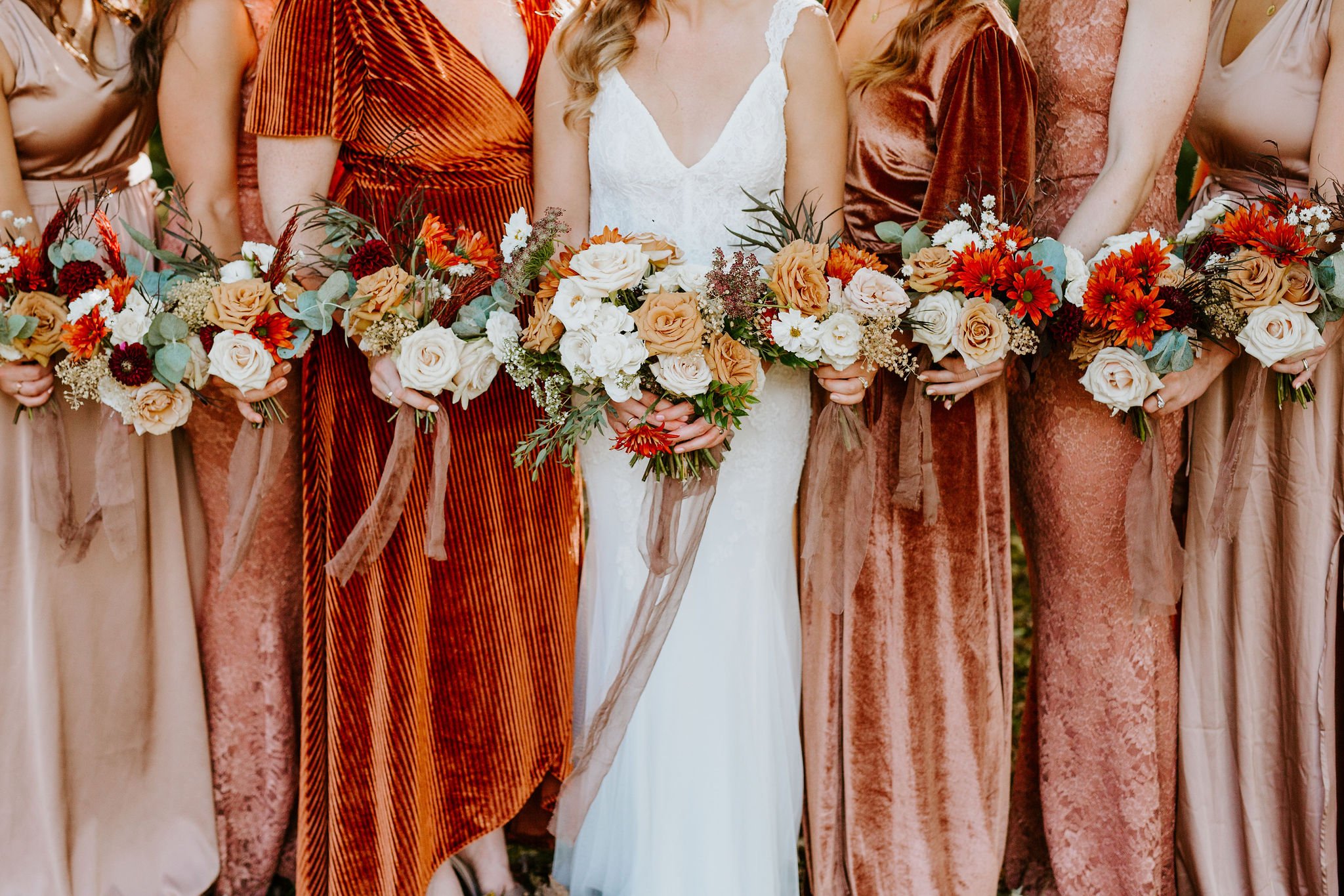 FullMoonResortWedding_FallWedding_CatskillWedding_Geoff&LyndsiPhotography_Erin&Dennis_Bridesmaids9.jpg