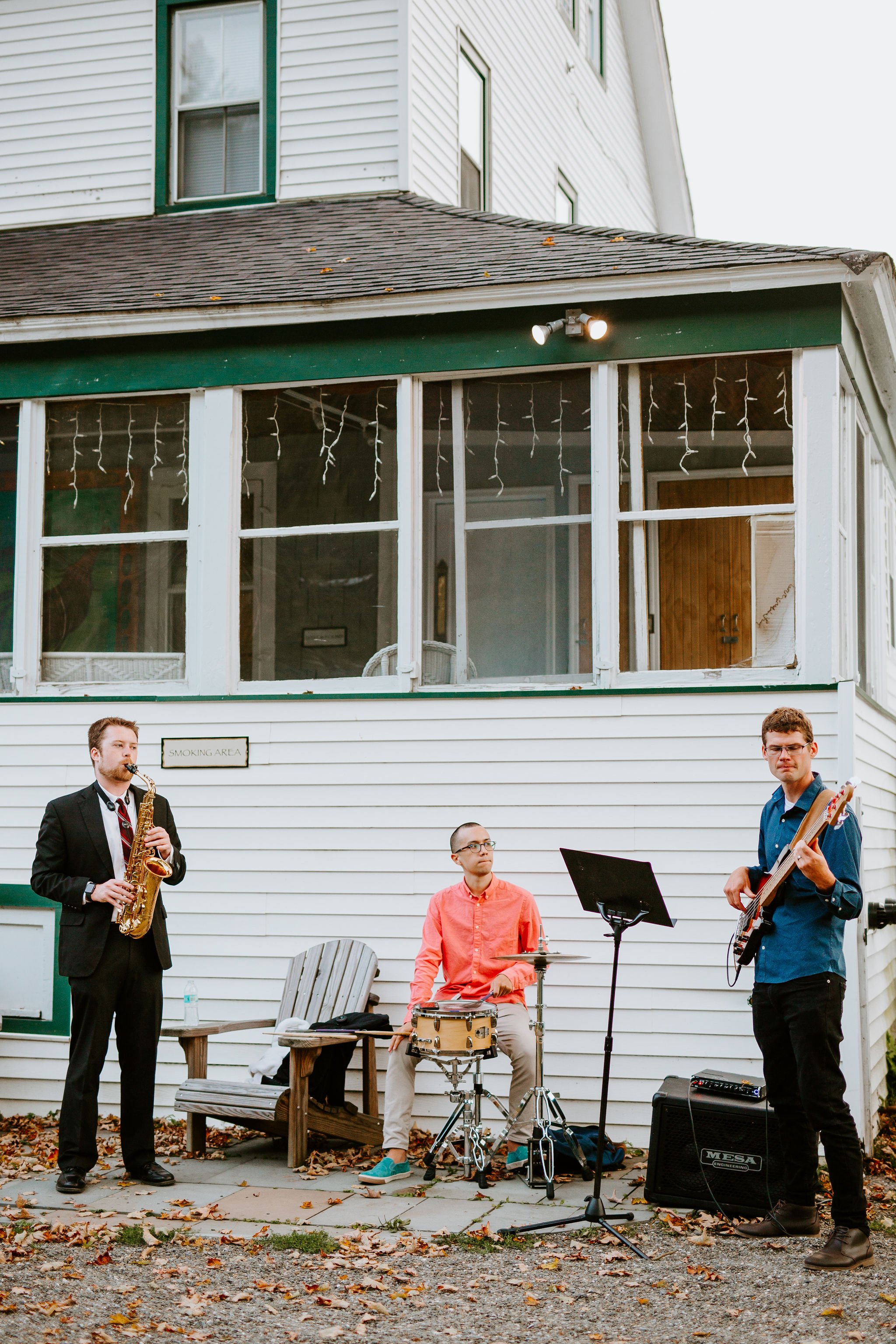 FullMoonResortWedding_FallWedding_CatskillWedding_Geoff&LyndsiPhotography_Erin&Dennis_Reception13.jpg