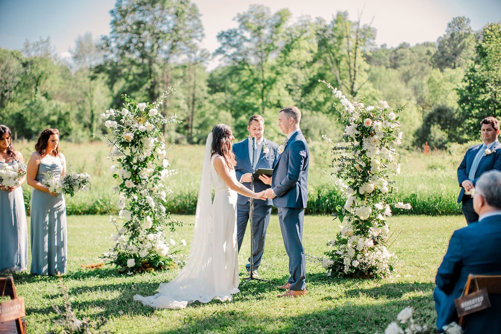 MADISON + PETE: BLOOMING HILL FARM