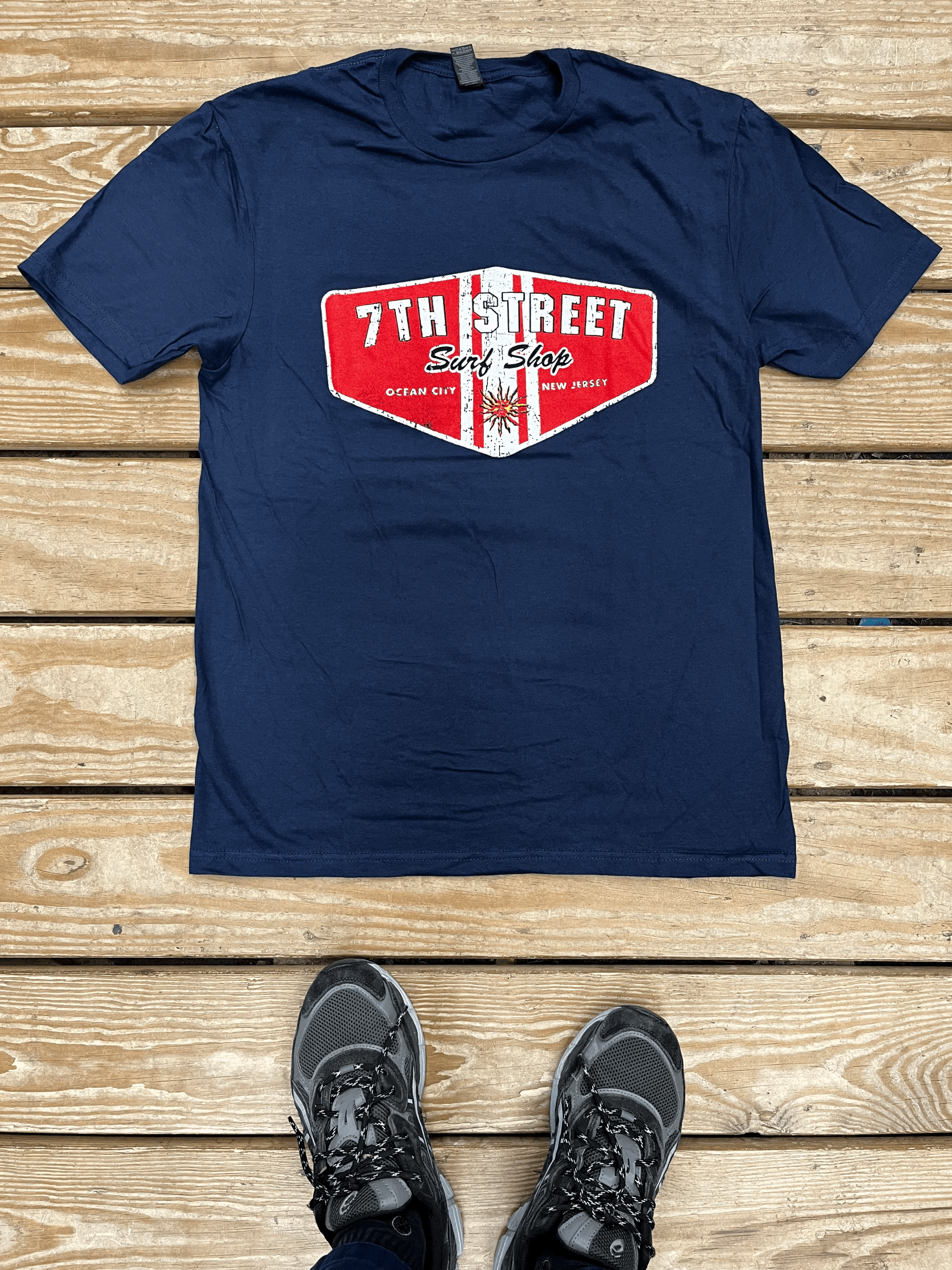Mens Tee Distressed Shield Navy