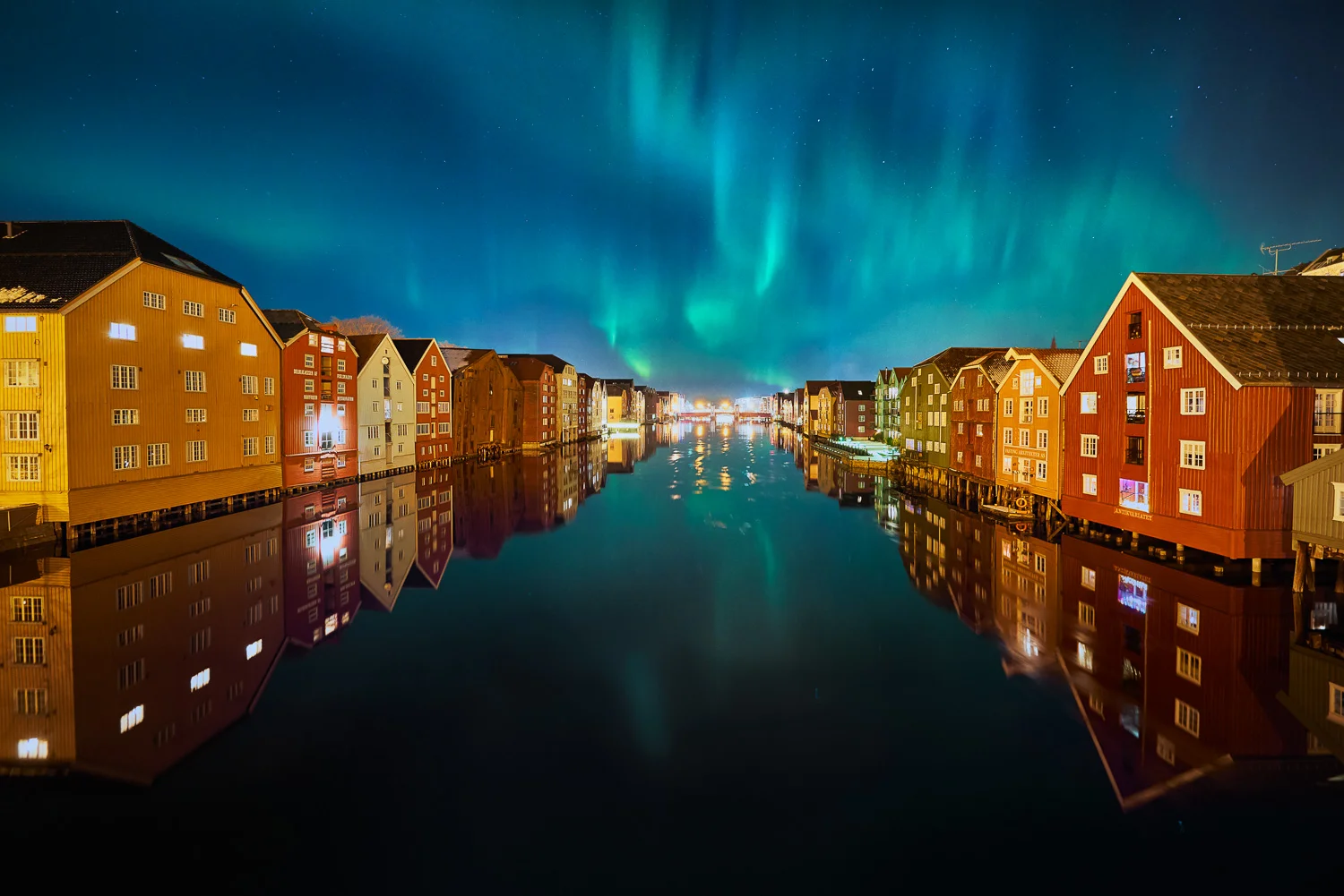 "2" Bakklandet, TrondheimPrinted in high quality lustre photo paper at the following sizes:75x50cm 1500.- kr. 60x40cm 1000.- kr. 45x30cm 500.- kr. 30x20cm 300.- kr.Other available sizes upon request.