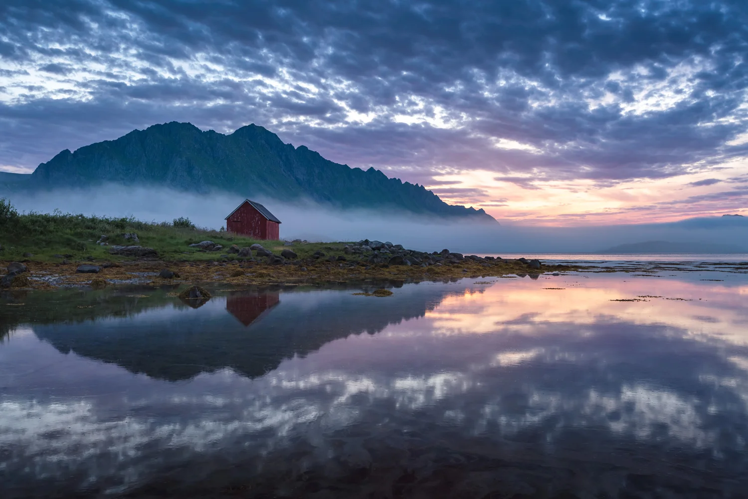 "7" Gimsøya, LofotenPrinted in high quality lustre photo paper at the following sizes:75x50cm 1500.- kr. 60x40cm 1000.- kr. 45x30cm 500.- kr. 30x20cm 300.- kr.Other available sizes upon request.