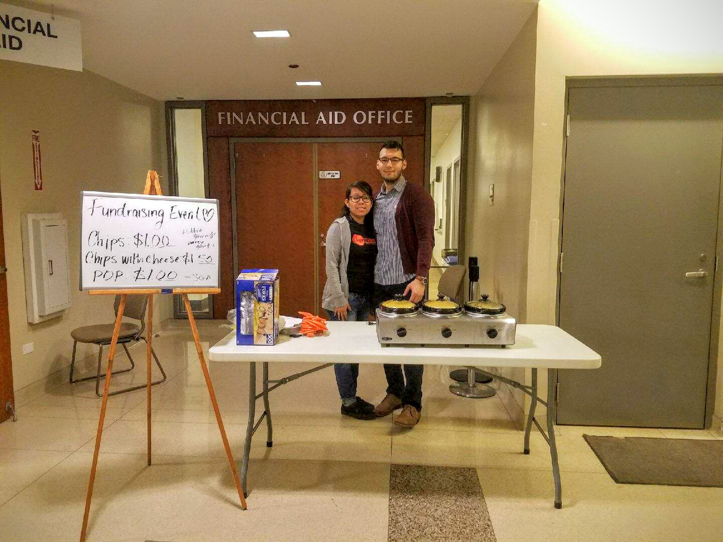 SGA members fundraising to raisey money due to HWC’s current budget freeze. (Photo/Sajedah Al-Khzaleh)