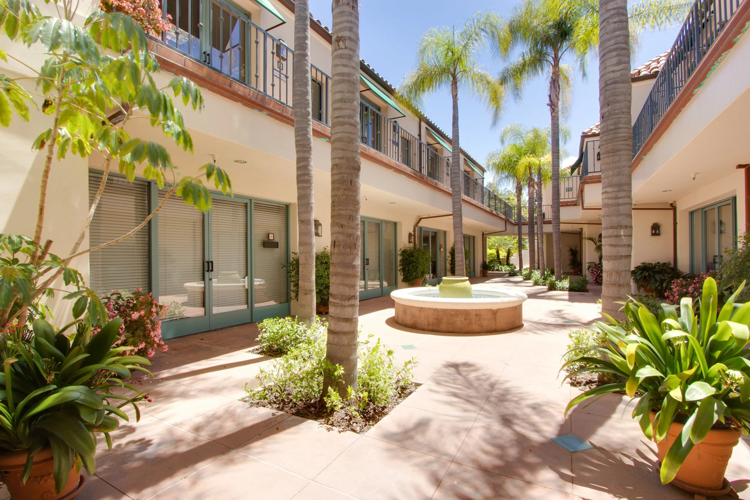 Copy of 550 Silver Spur COURTYARD.jpg