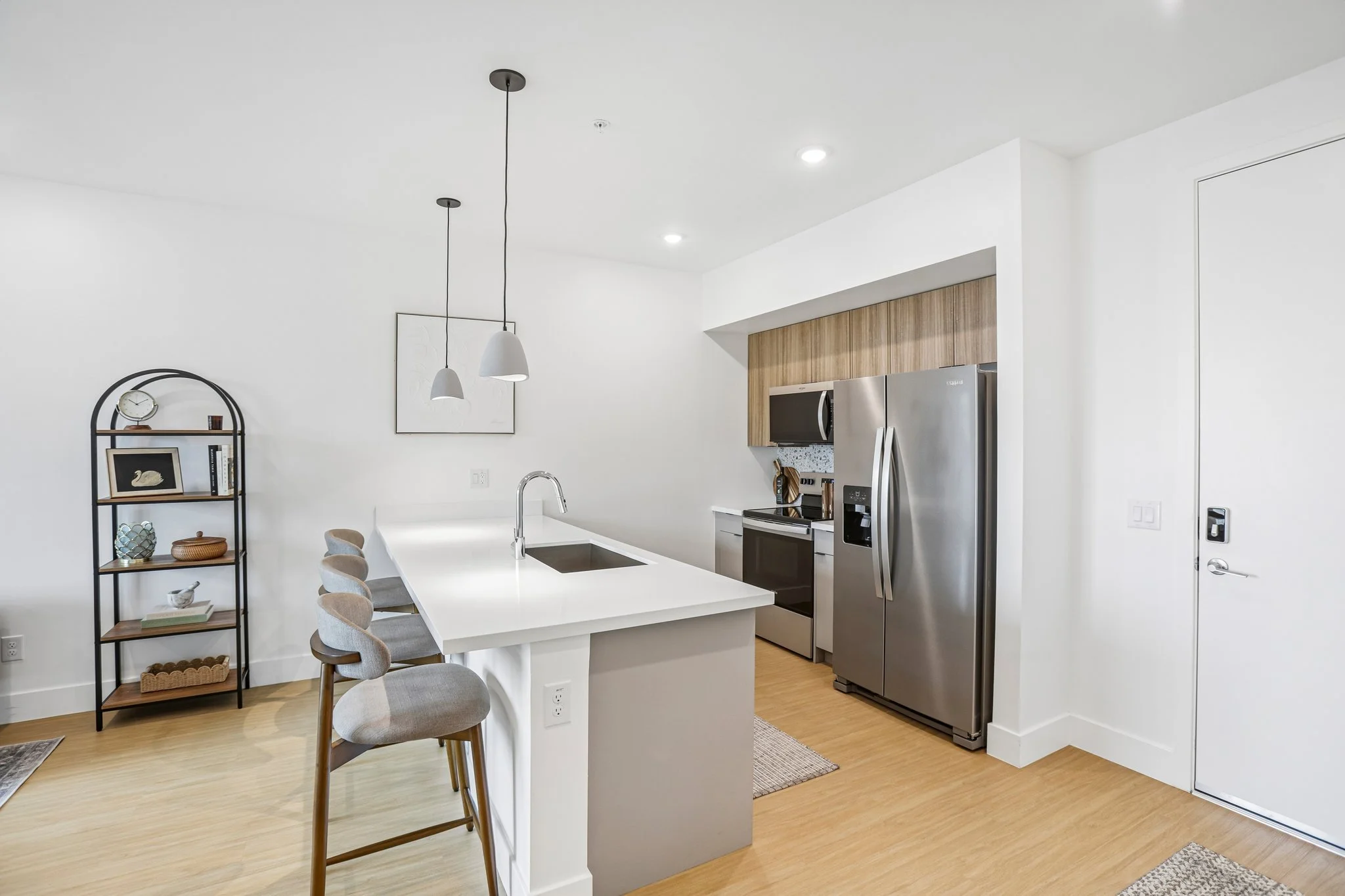25-web-or-mls-E Turney Ave-S1607-004.jpg