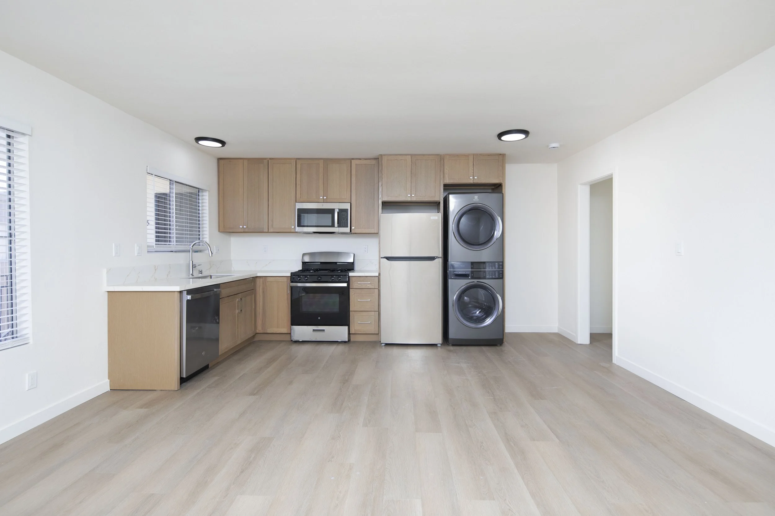 4537 Hamilton St 06 03.jpg