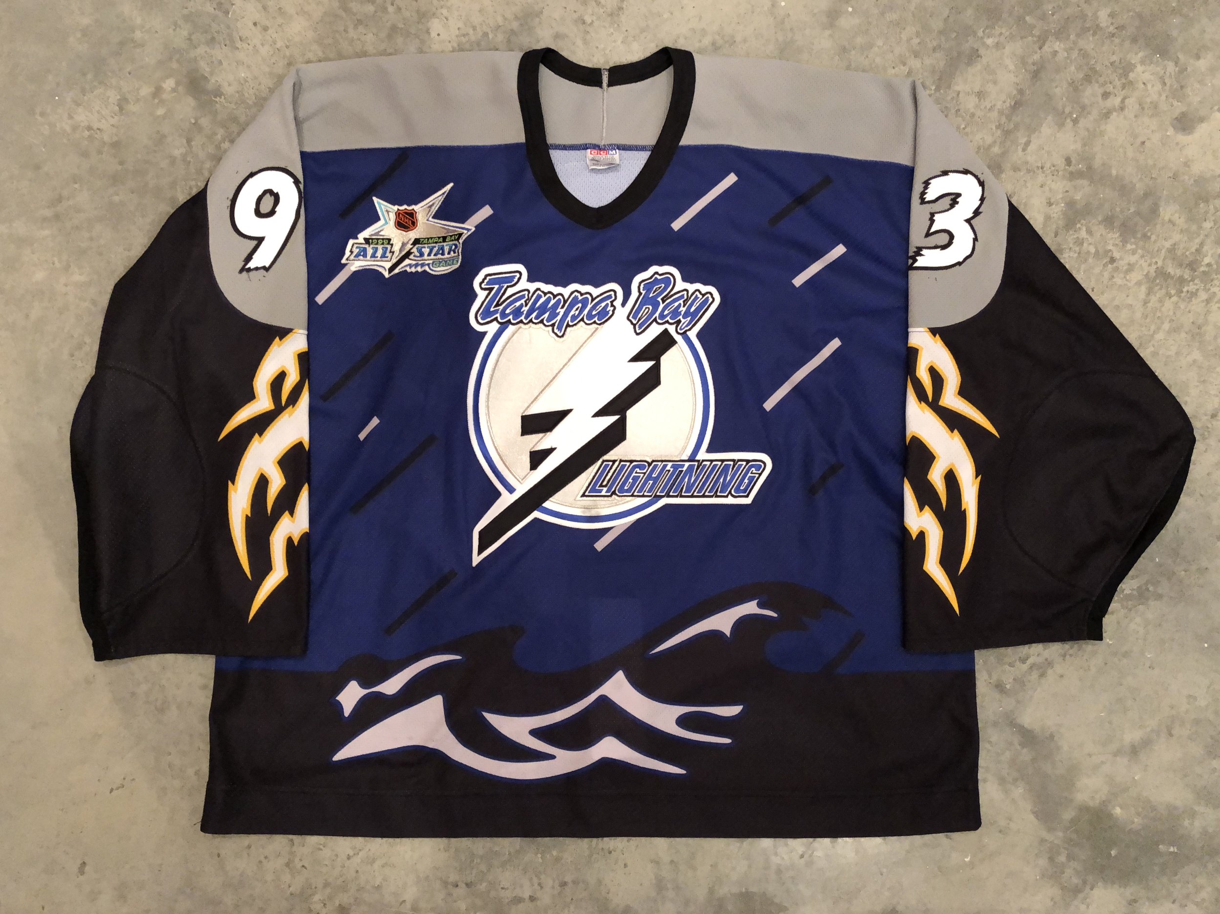 LIGHTNING / GAME-WORN JERSEYS