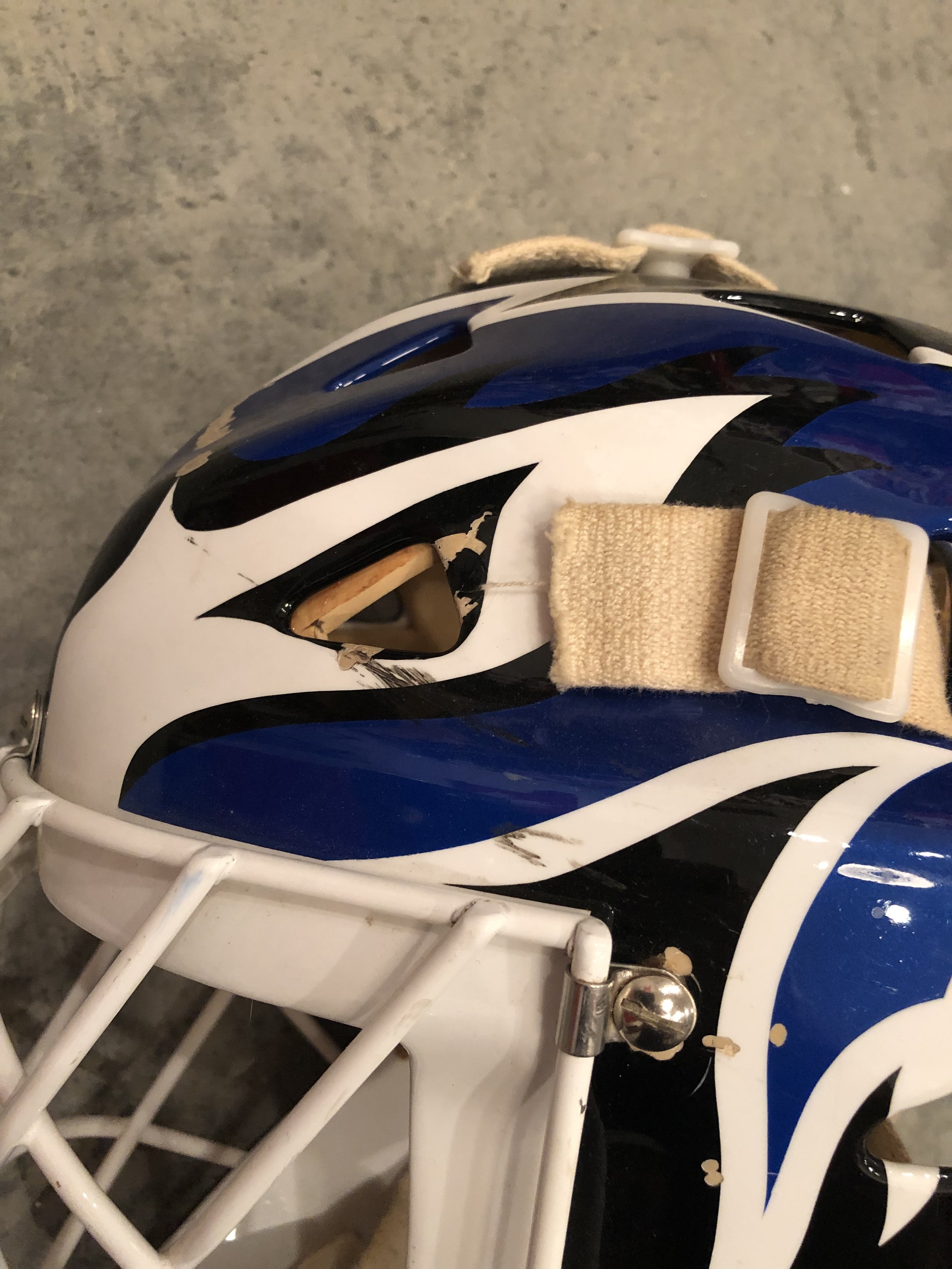 Felix Potvin Maple Leafs mask — Game Worn Goalie Jerseys