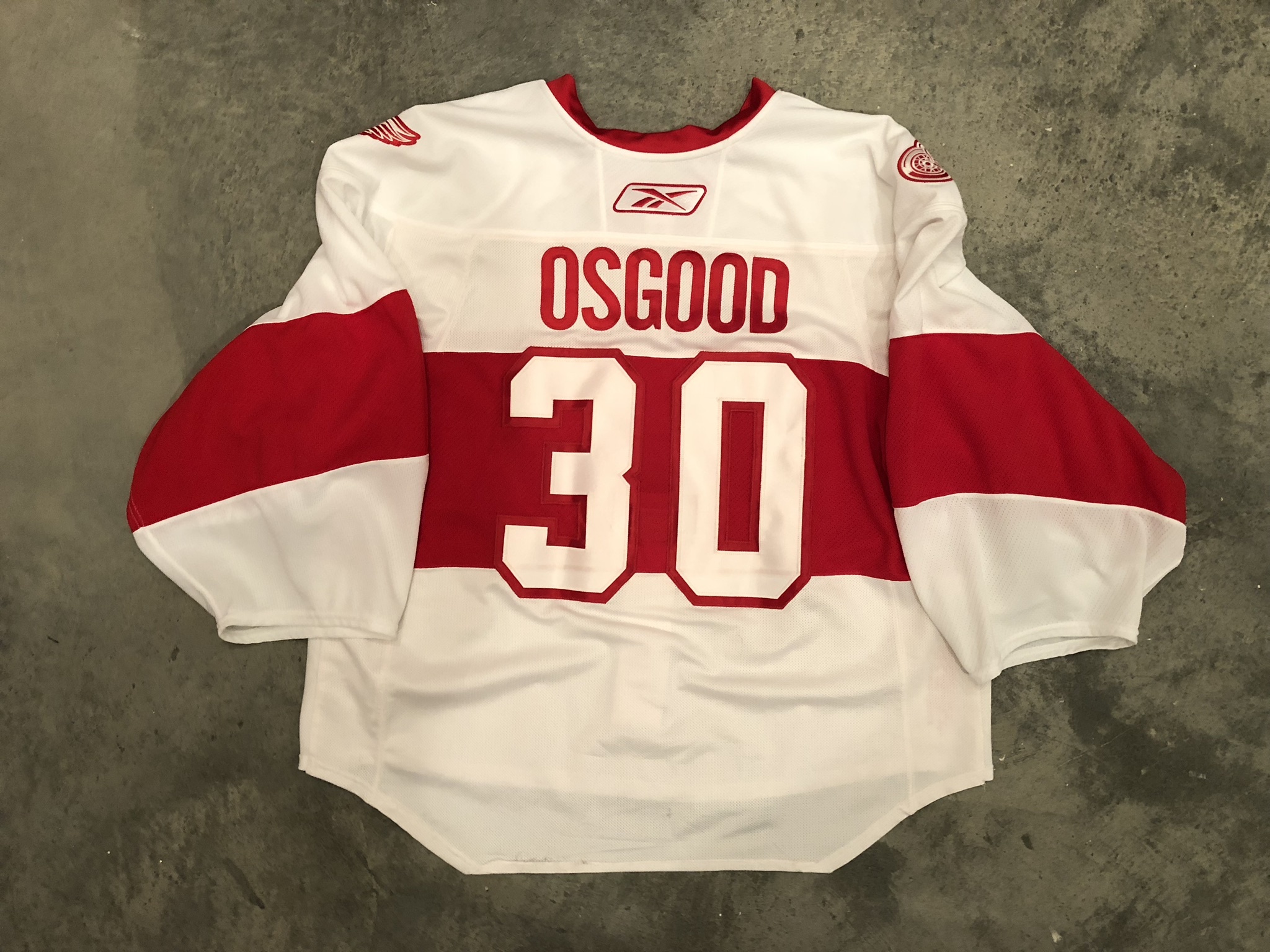 01-02 Pacific Chris Osgood /760 Jersey Red Wings 2001