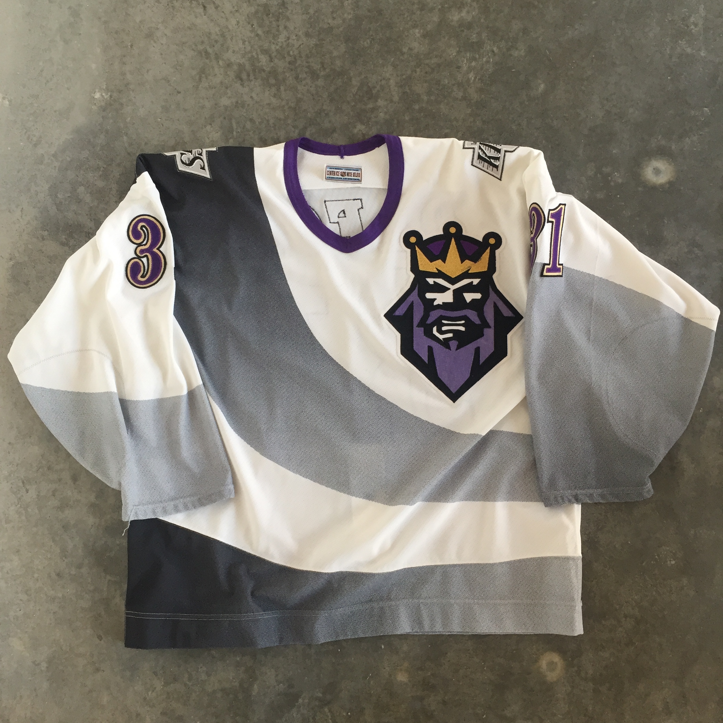 Game Worn Burger King Ontario reign Monarchs jersey LA Kings jersey AHL 56