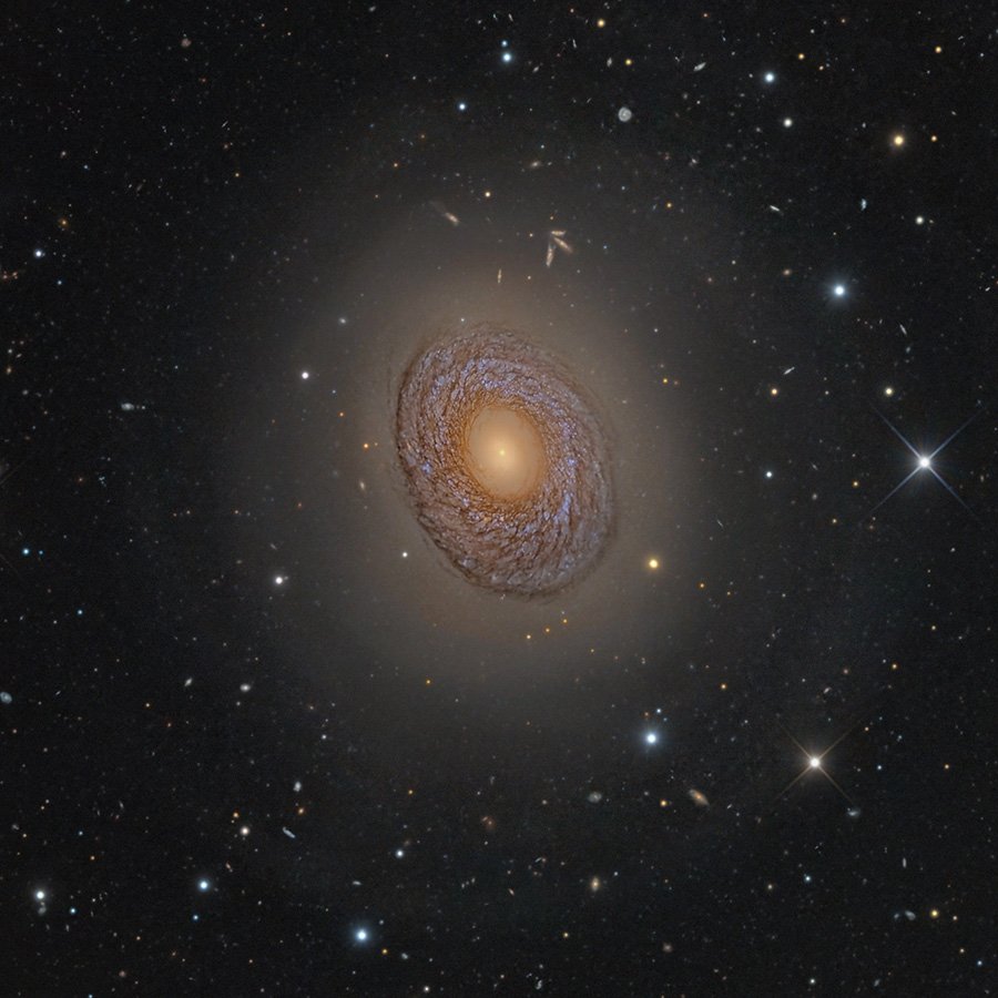 NGC 2775