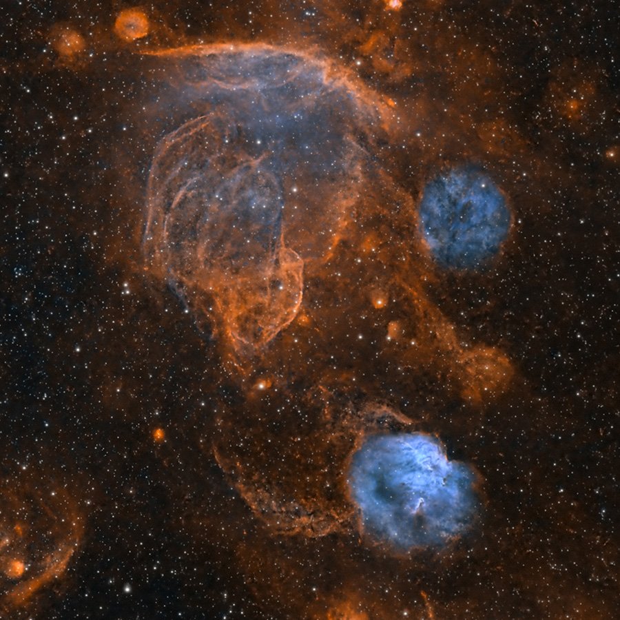 A "little spindle" nebula complex in the SMC in HOS colors by Zaytsev and Hanson