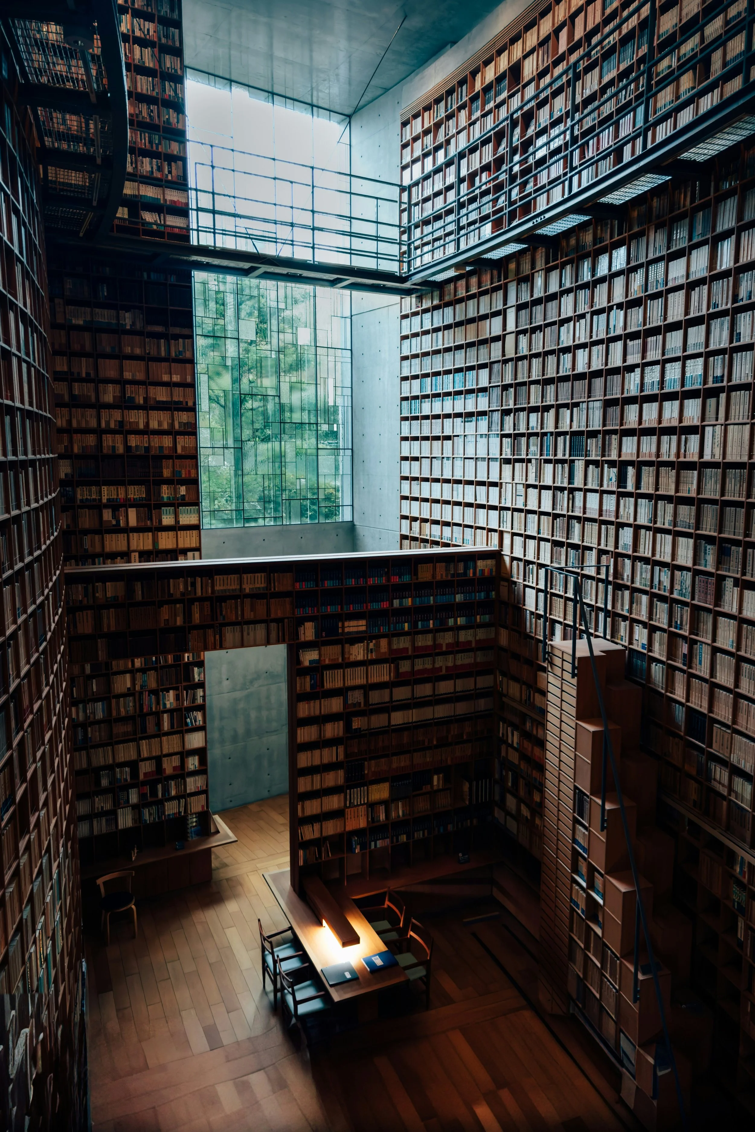 Balancing Collection- and Item-Level Information in Archival Description