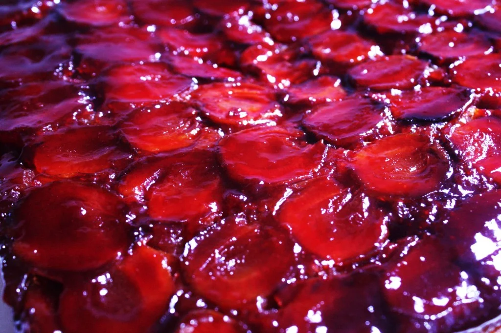 Tarta delle susine (drenched plum cake)