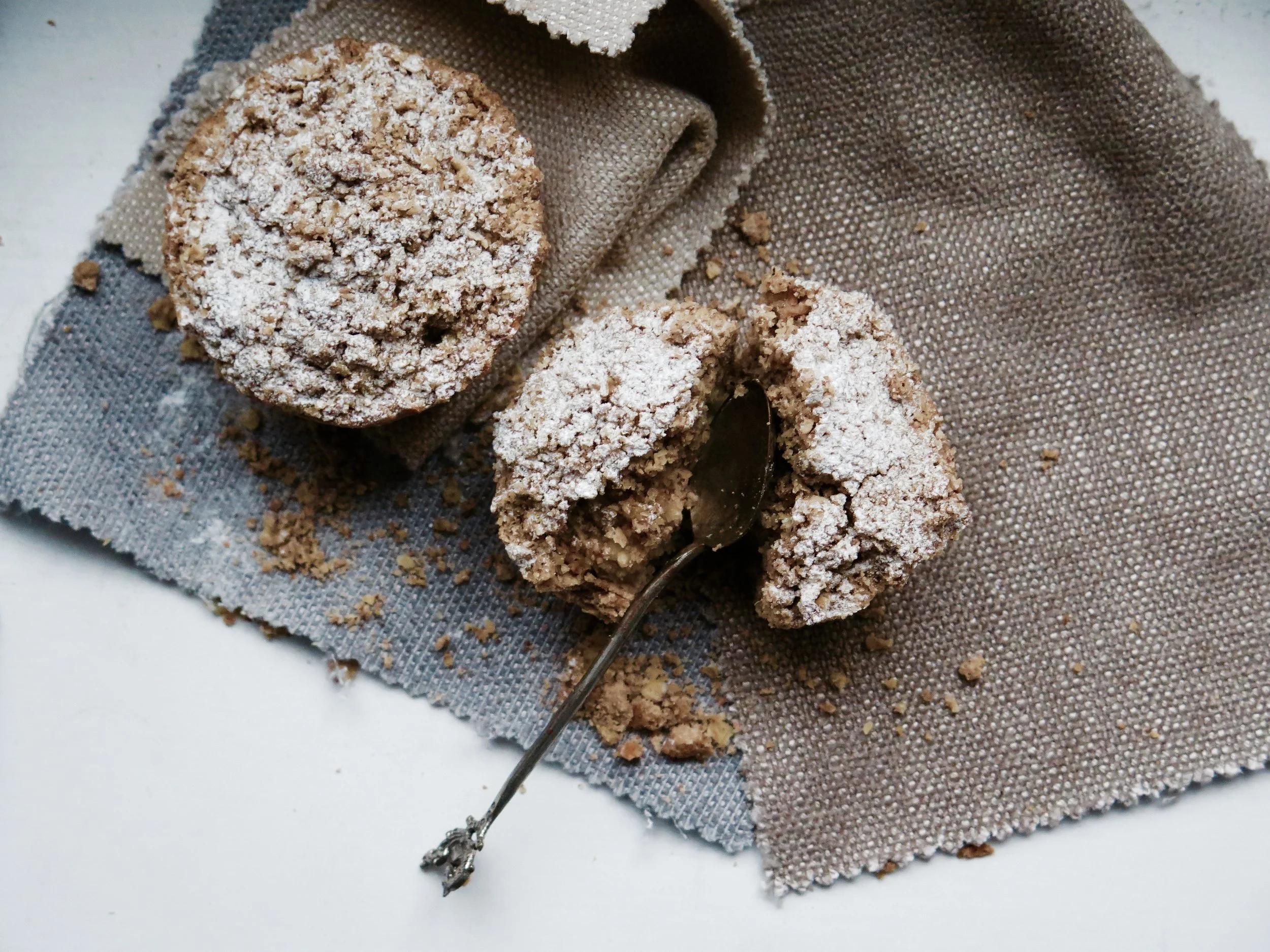 Cinnamon Apple Crumble Pies