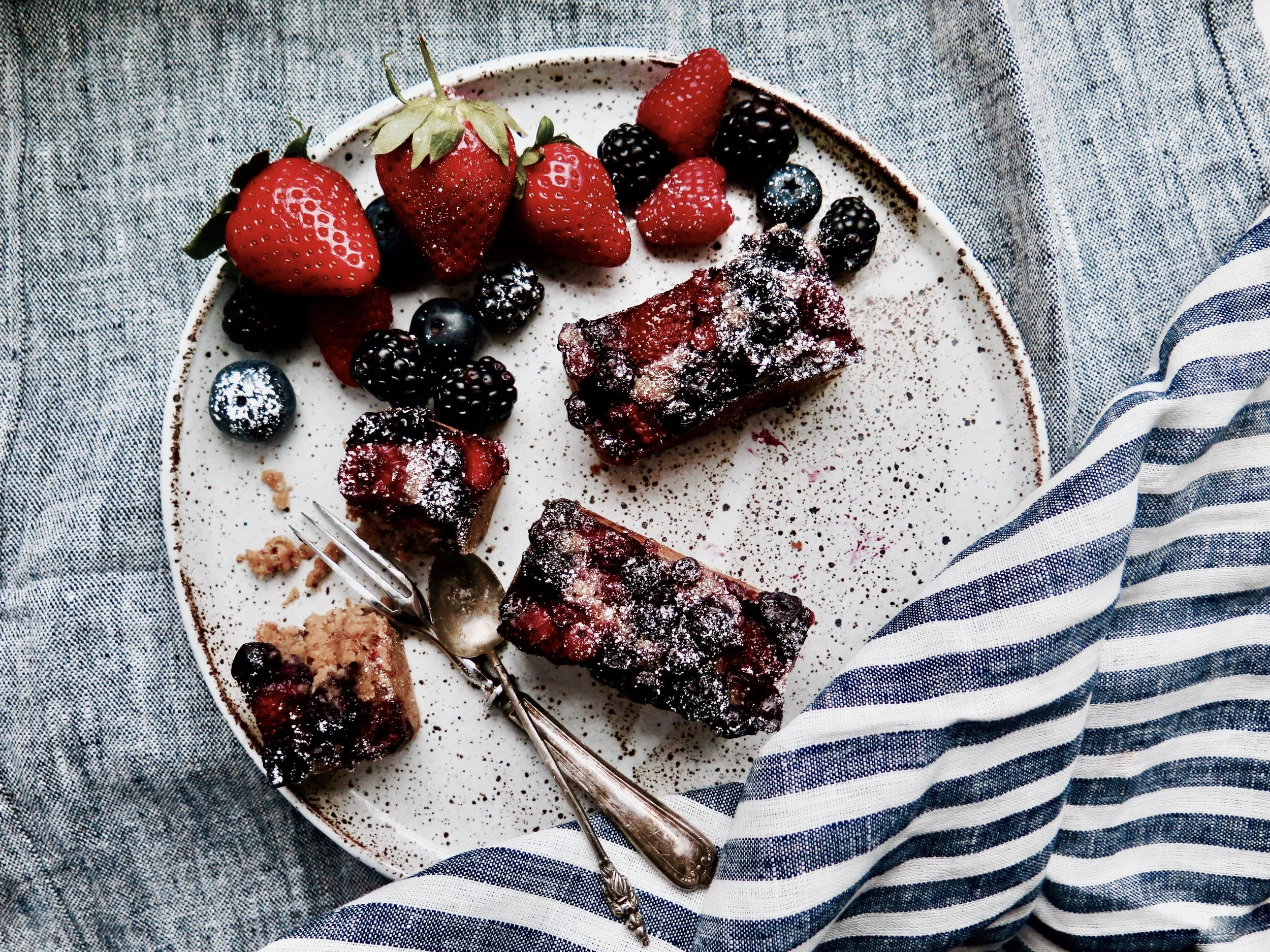 Vanilla Berry Oatmeal Loaves (refined sugar-free)