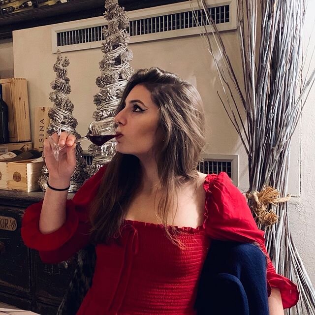 In vino veritas...
At one of my fav restaurants in Tuscany @ristorantedaria (More recipes coming v soon in 2020 btw...)
&bull;
&bull;
&bull;
#foodblogger #foodblog #foodporn #italian #me #ladolcevita #invinoveritas #newyearoldme