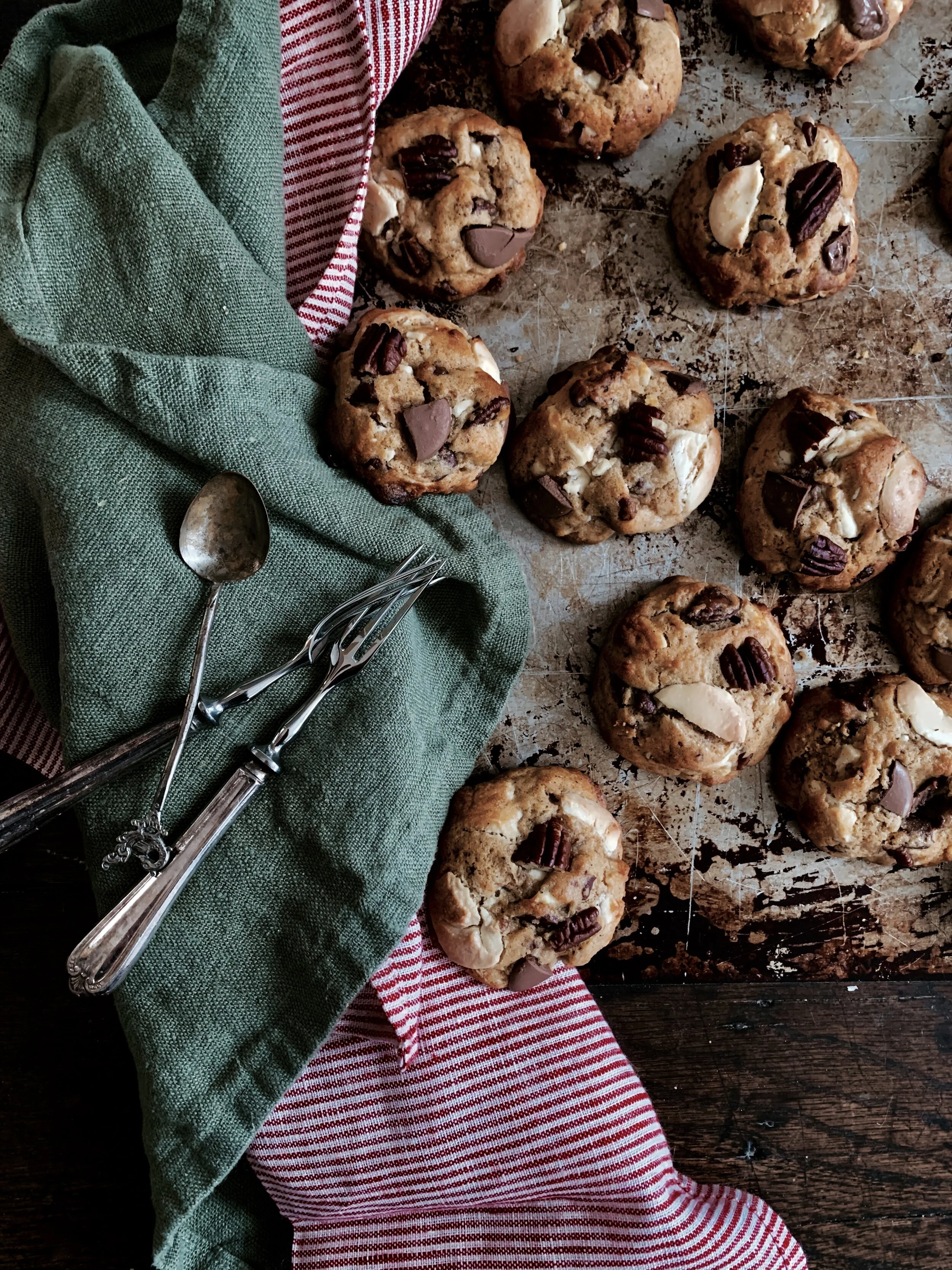 Caramelised White Chocolate, Pecan & Pumpkin Spice Cookies