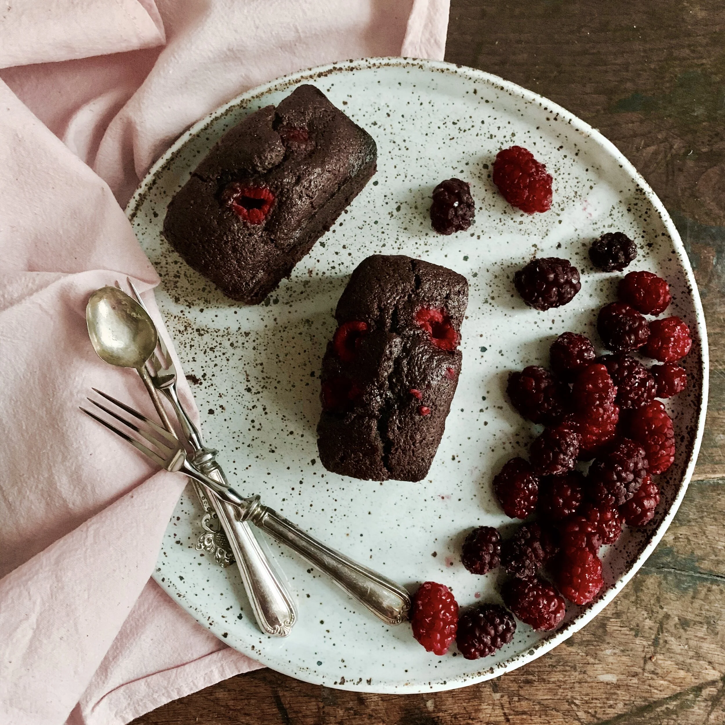Molten Centre Chocolate & Raspberry Cakes (vegan)