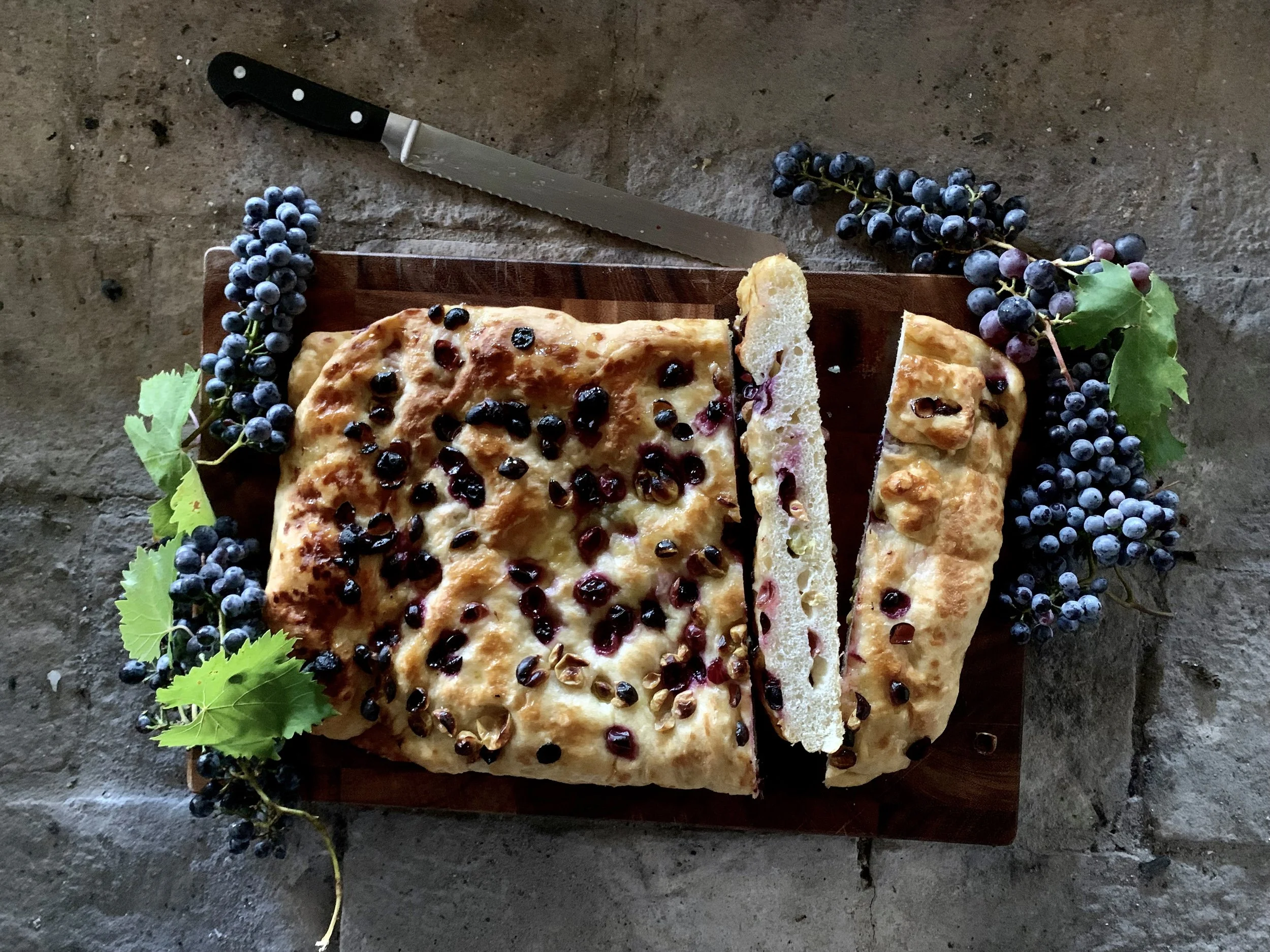 Grape Focaccia (vegan)