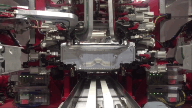 robots-weld-together-a-tesla-model-3.gif