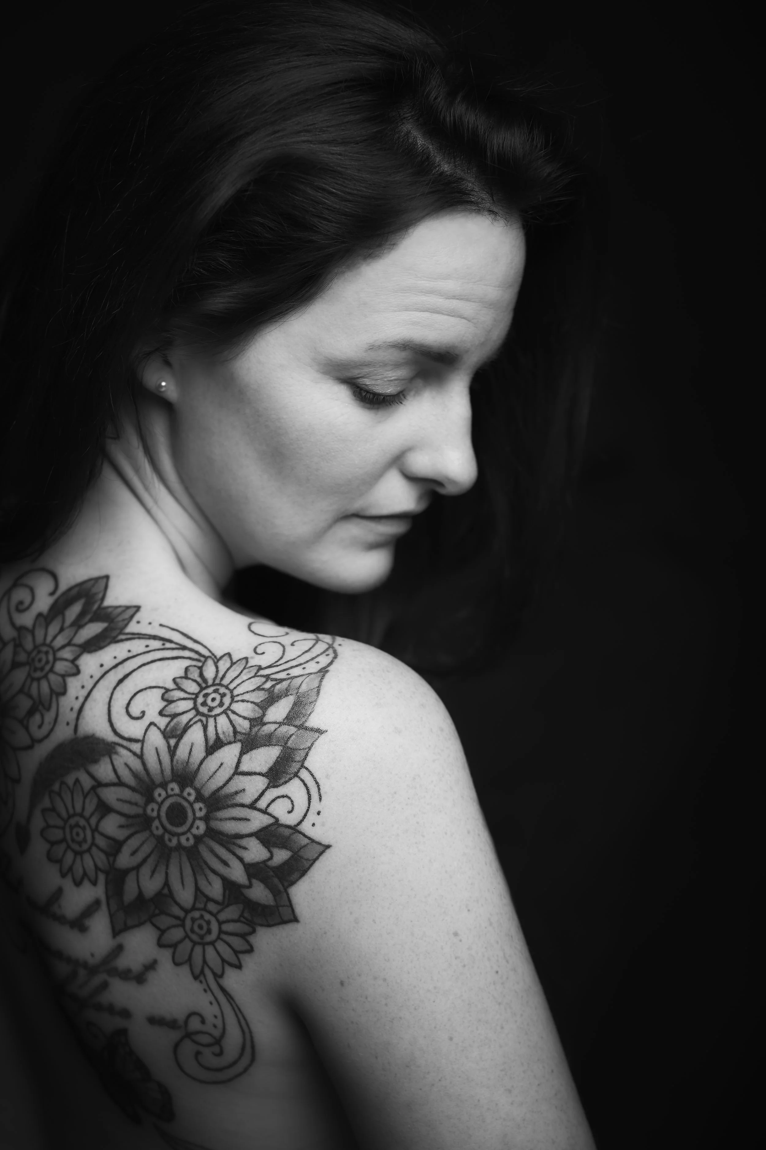 KrIstin Dorsey "Never in my life have I felt so comfortable in front of a camera or so blown away by the images that were captured. I wanted to do the shoot for my birthday - my 39th birthday - and wanted to capture how I show up in the world with the strength and wisdom I've gathered in life so far. The photos show that and so much more, and it was all due to the fantastic experience that Darius created and allowed me to create with him. Darius didn't just start shooting, he walked me through the whole process, explained techniques and angles - he basically gave me a little class in how to be a model, it was extraordinary. The shoot was so relaxing and so much fun that I was disappointed when it was time to stop! I wanted to keep trying new things and taking more pictures! I can't wait to come back next year and do a shoot for my 40th birthday! "