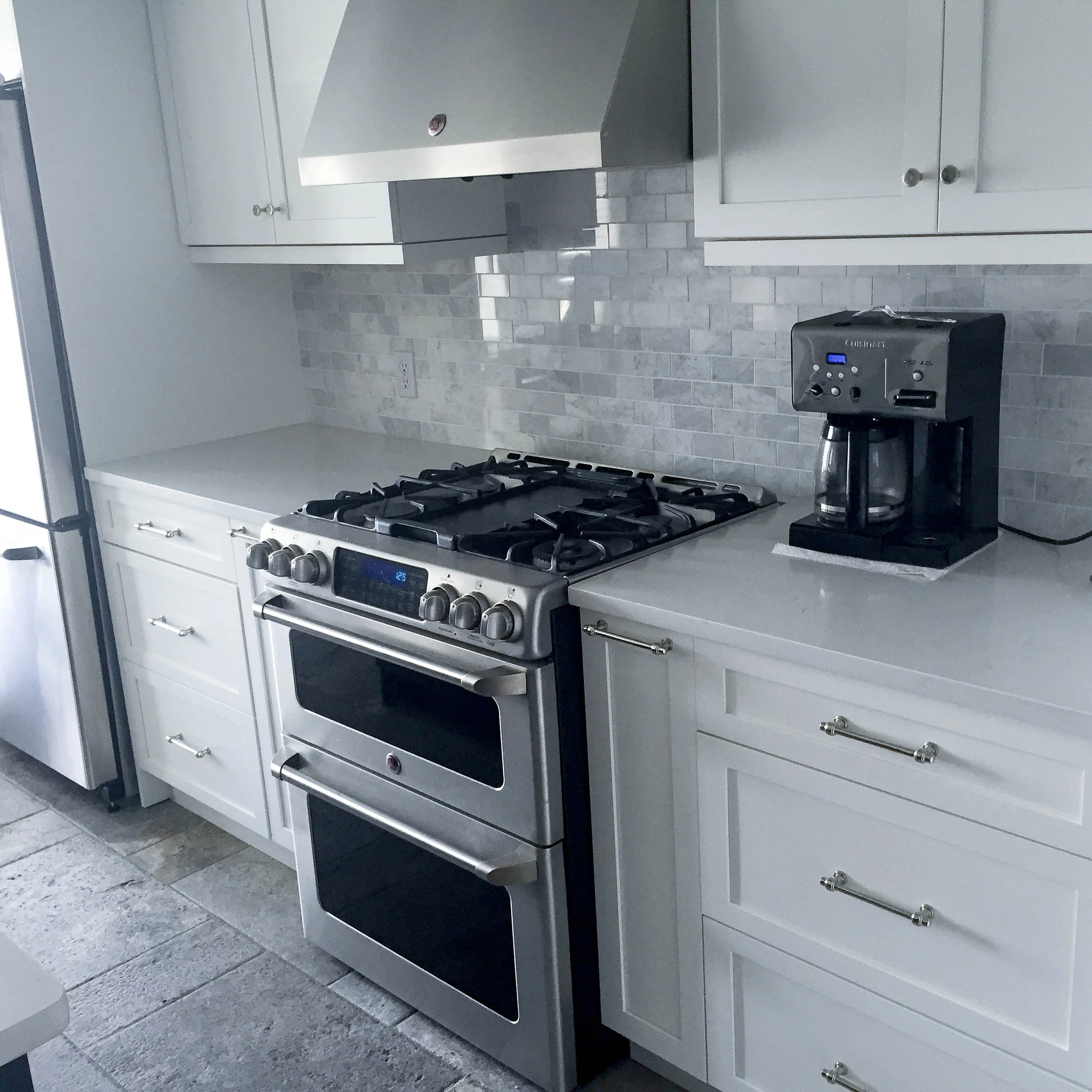 White Kitchen! White Cabinets, White Backsplash, White Counter