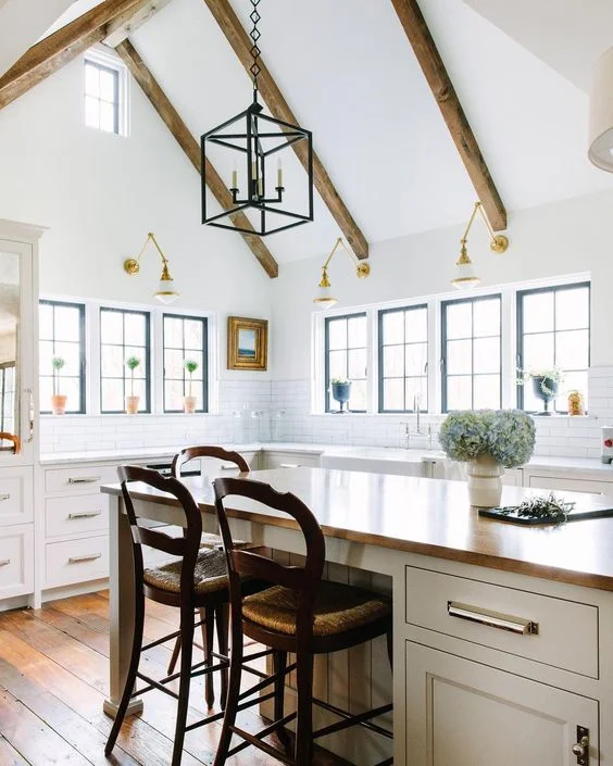 Designed by: Jean Stoffer Photo: Stoffer Photography Interiors 