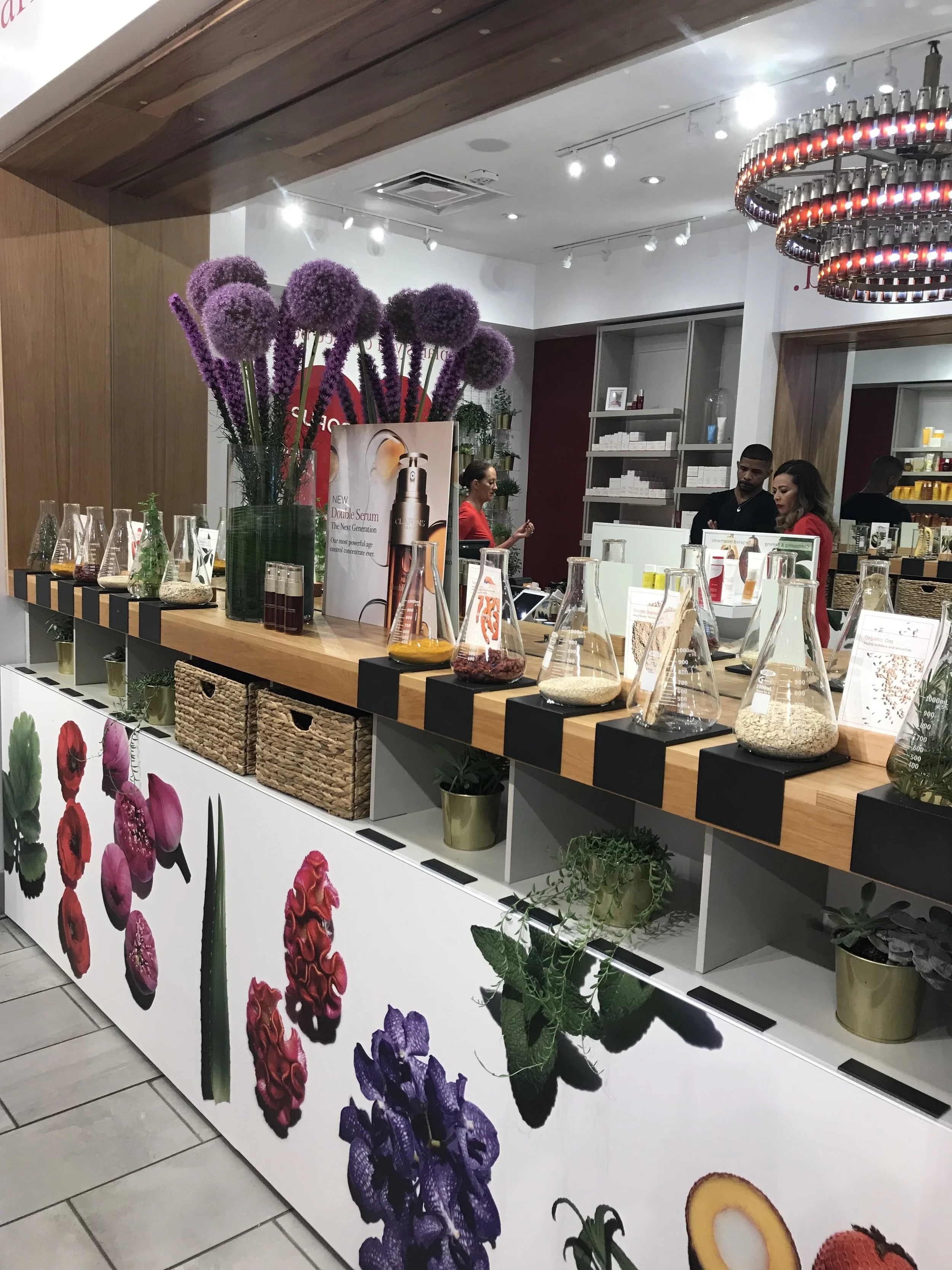 Free mini-facials for everyone!