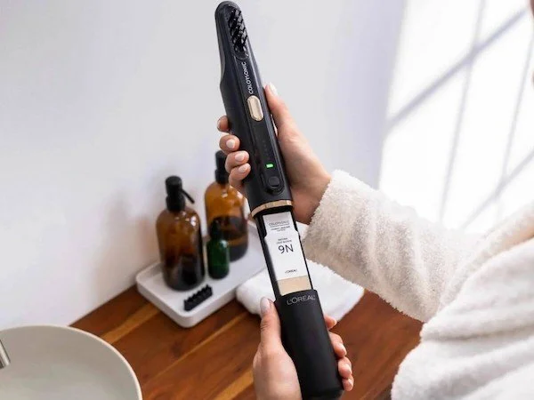High-tech at-home hair color