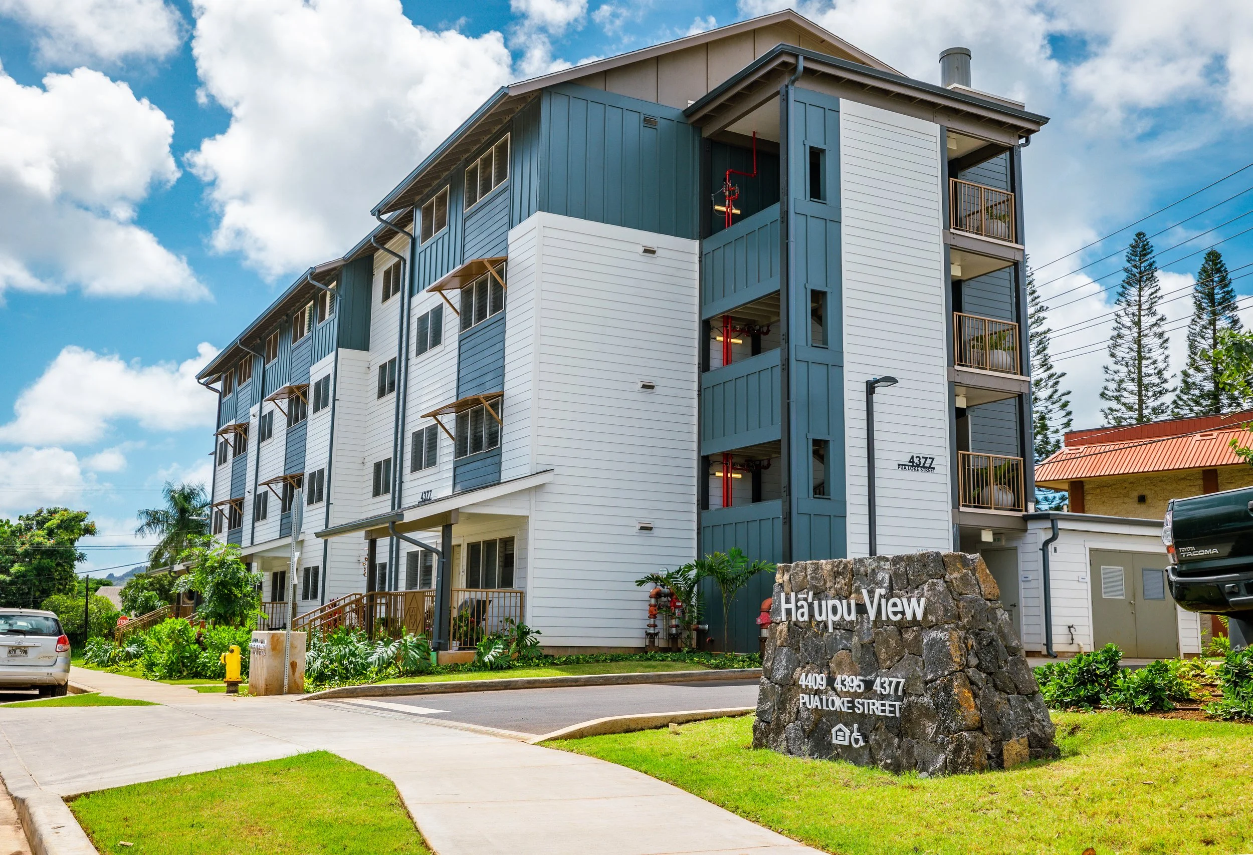 Exterior 9.jpg