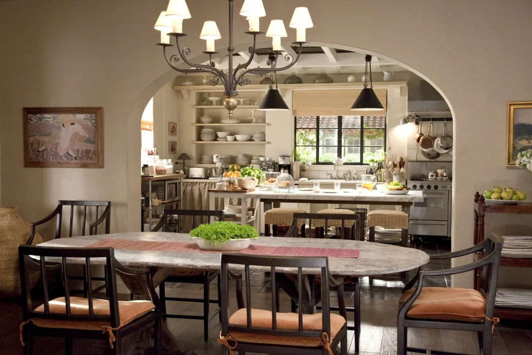 5. It'sComplicated-dining-kitchen-cocoonathomeblog.jpg