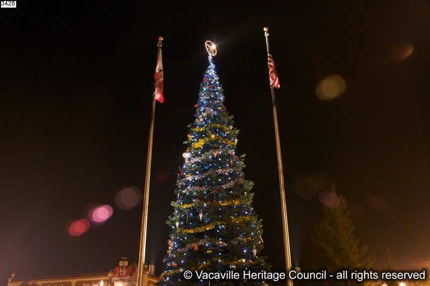 Vacavilles' Merriment on Main Holiday Tree Lighting