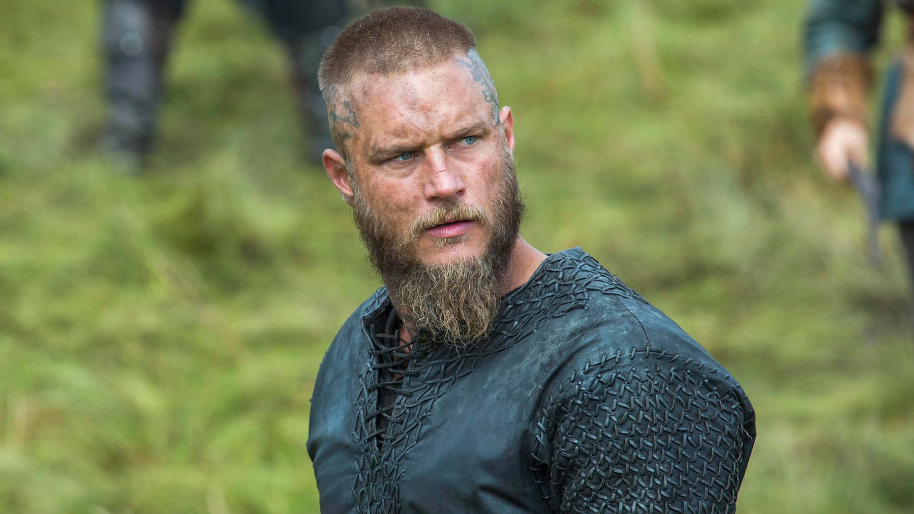 150218-travis-fimmel-vikings.jpg