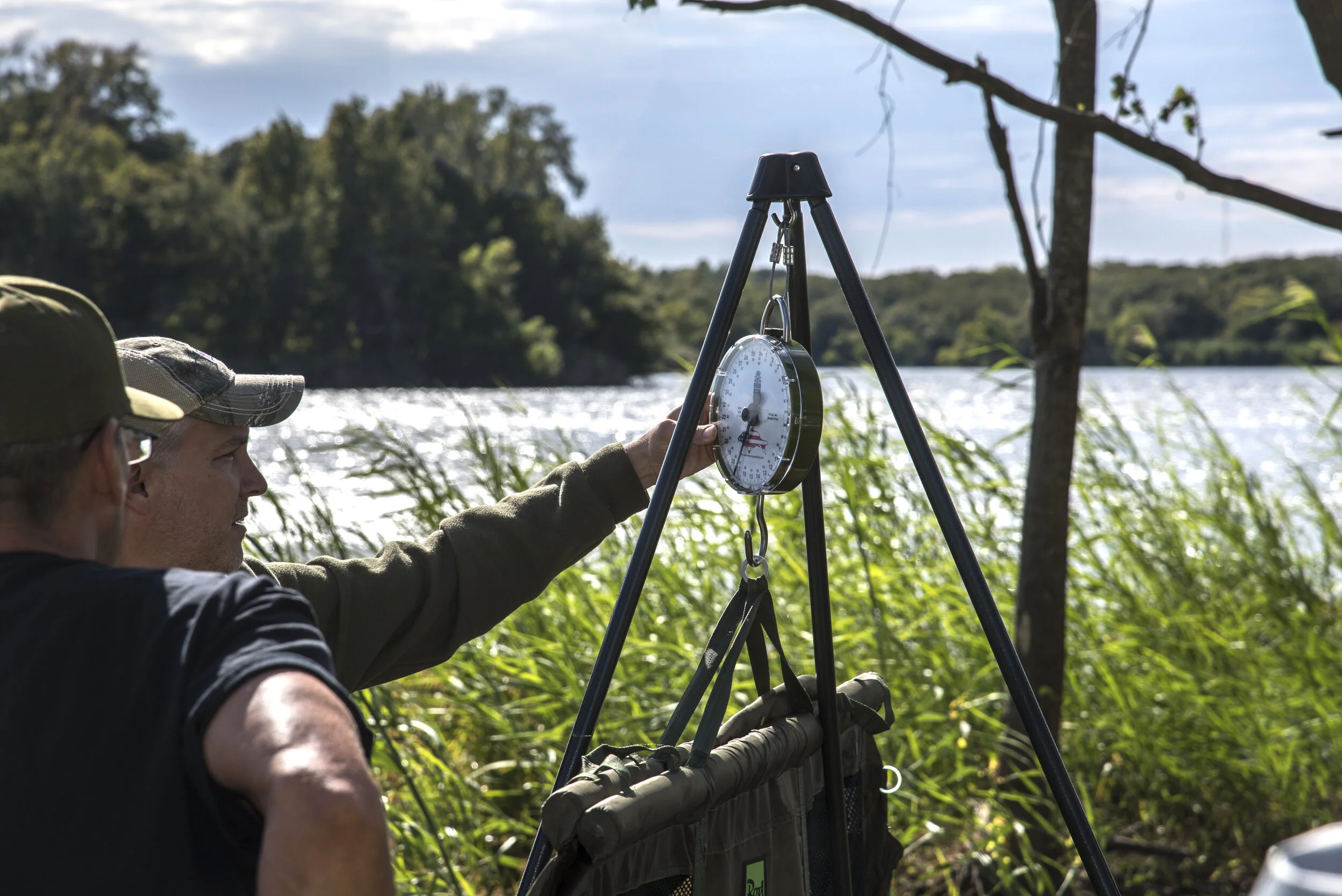 CLAYTON WEIGHING.JPG