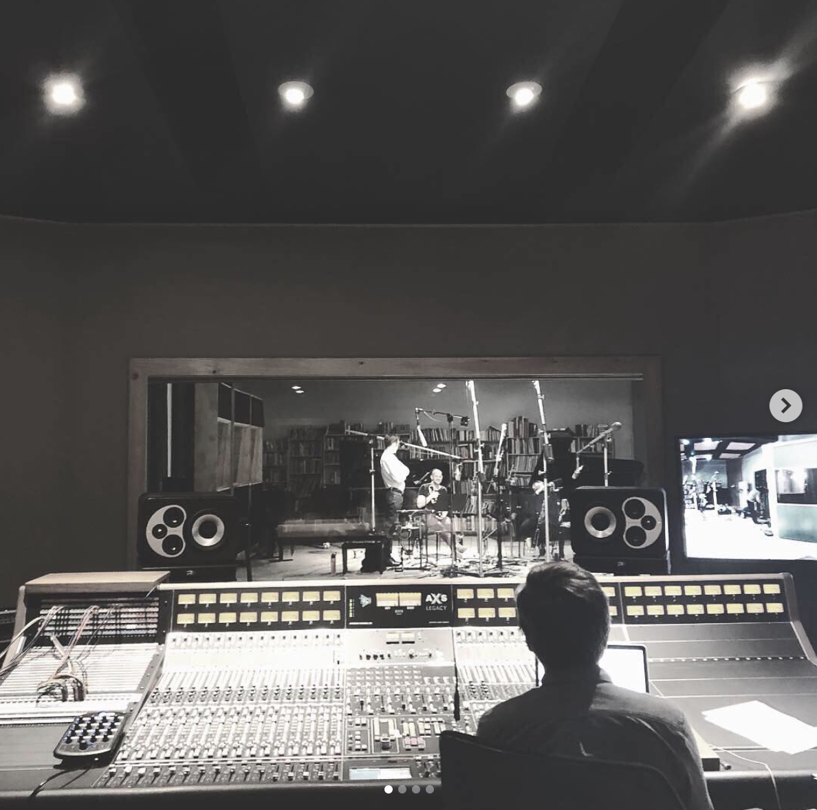loadbang recording QUIVER at Octaven Studios.