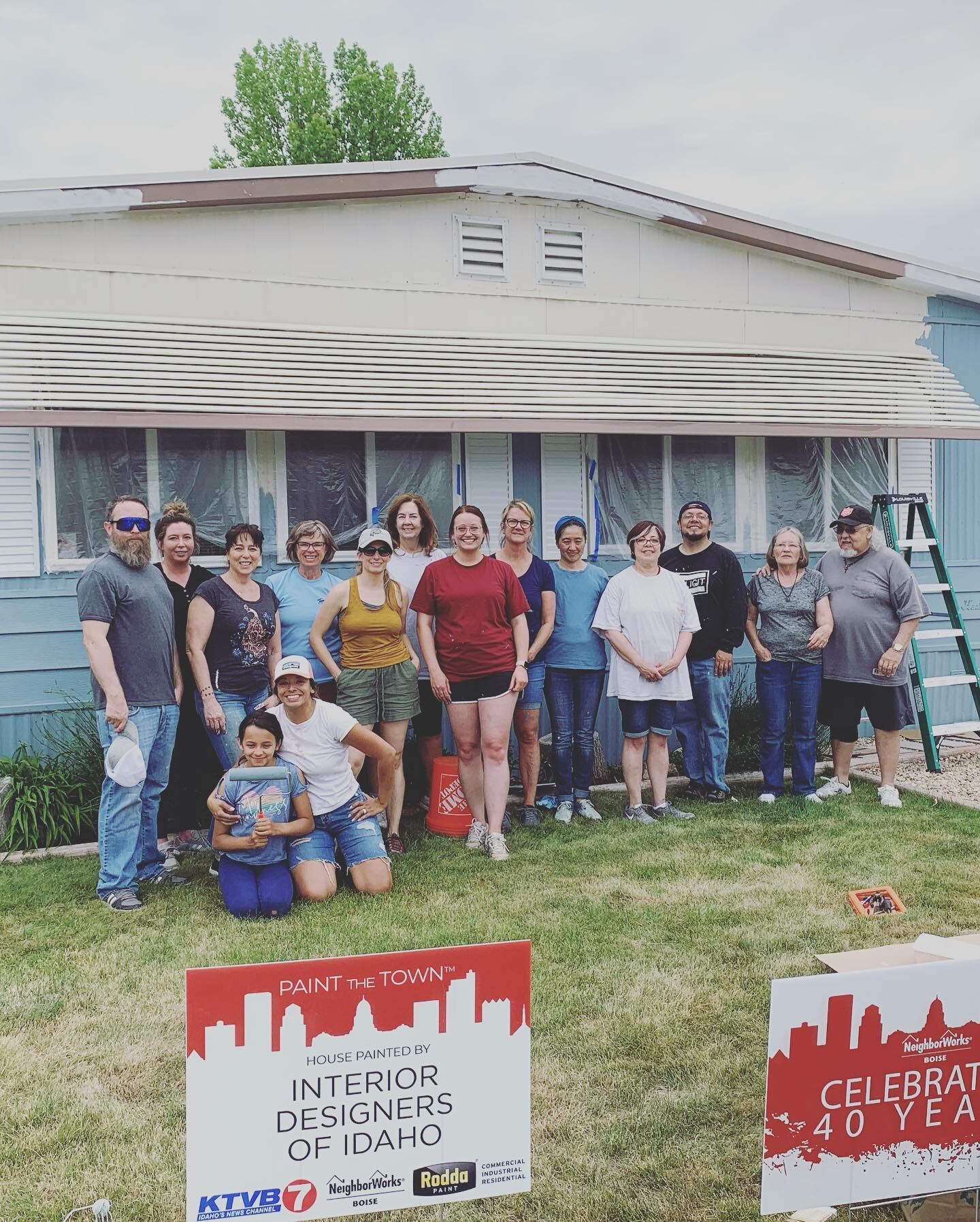 Paint the Town with @nwboise is underway!! We love getting out into our community to donate time to our neighbors. 🌞Mother Nature gave us with nearly perfect painting weather!