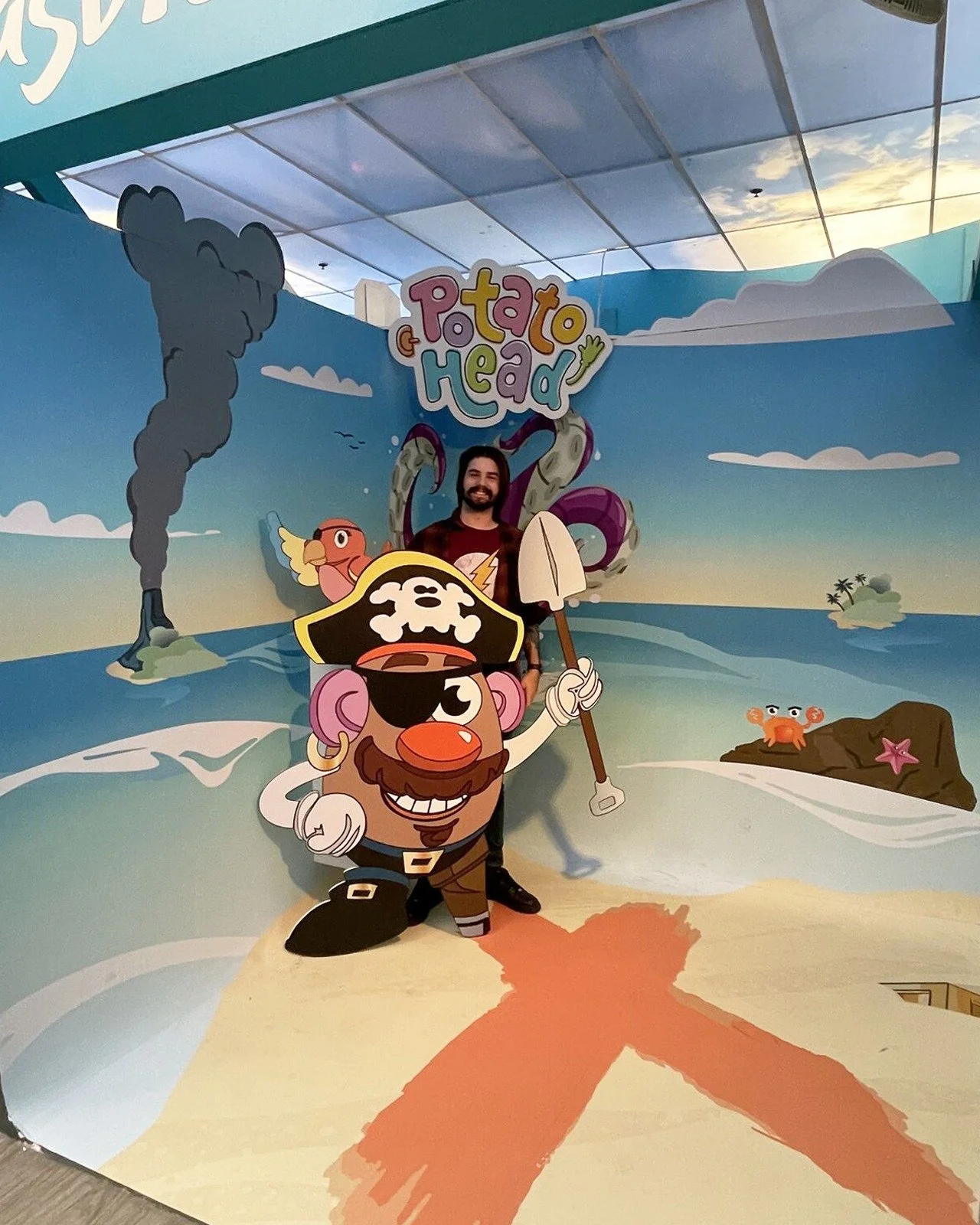 𝗦𝗧𝗨𝗗𝗘𝗡𝗧 𝗪𝗢𝗥𝗞 // Past 2D graduate, Hunter M @sketchbookhunter, created these awesome corner photo ops for Galaxyland at @official_wem! From concept to final design, each one brings the beloved Hasbro characters to life! 🥔🐒🎲

&quot; I mad