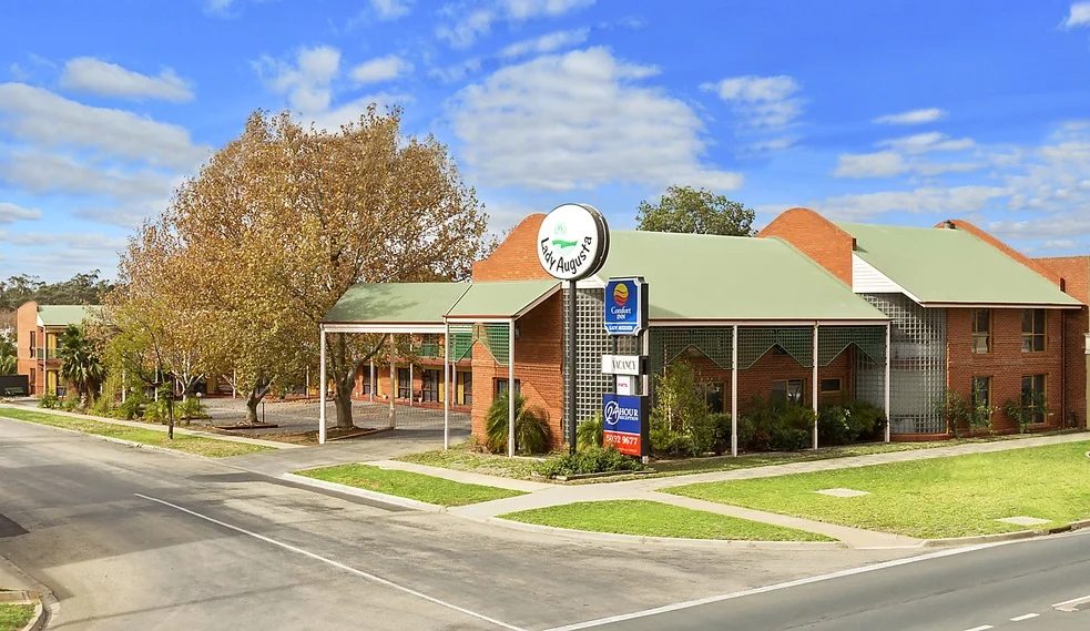 Comfort_Inn_Lady_Augusta front.jpg