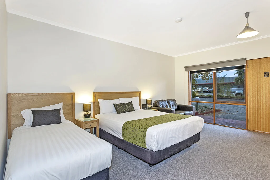 028_Open2view_ID357352-Comfort_Inn_Lady_Augusta.jpg