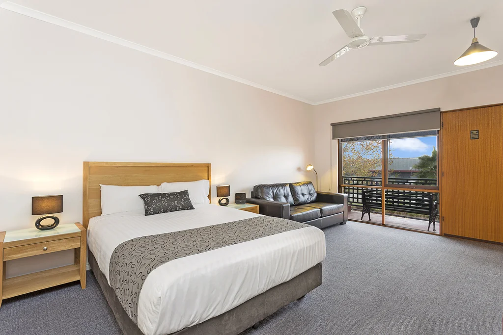 016_Open2view_ID357352-Comfort_Inn_Lady_Augusta.jpg