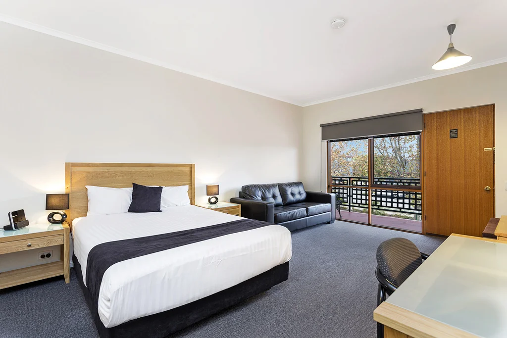 019_Open2view_ID357352-Comfort_Inn_Lady_Augusta.jpg