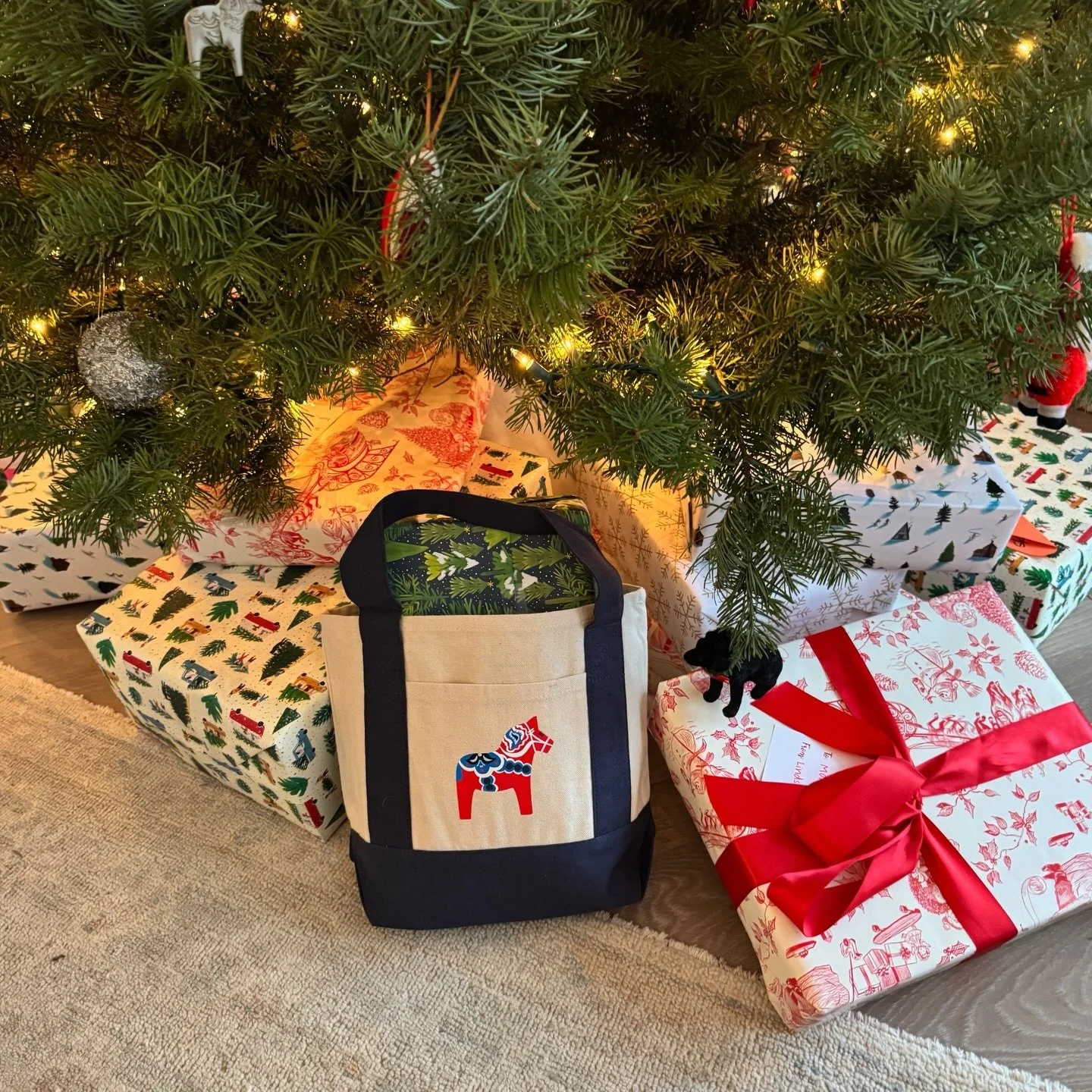 Still need Christmas gifts? Choose from our in stock, ready-to-ship items you can get by Christmas. Today is the last day to order!

Link in bio or cut and paste this:
https://www.swedelove.com/ready-to-ship-arrives-by-christmas

#godjul #chrismas #c