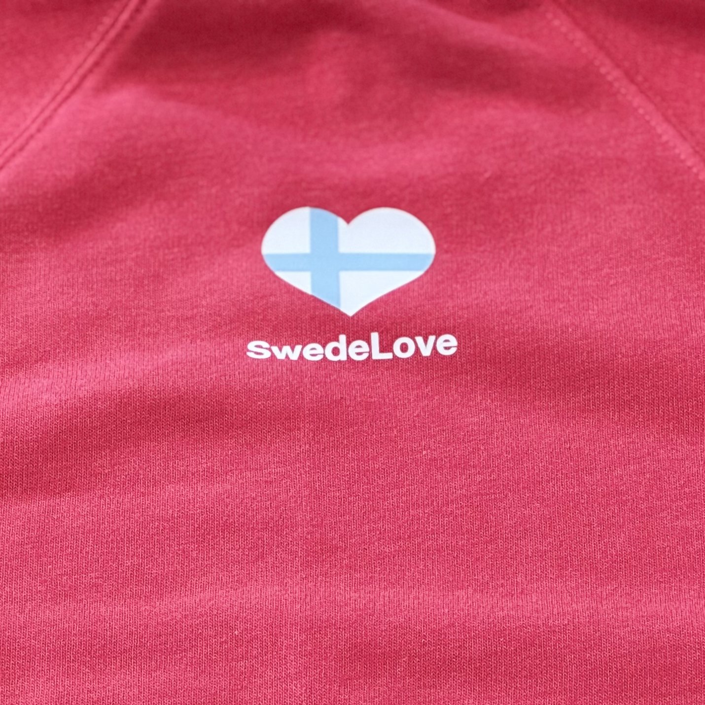 SwedeLoveHeartRedwWhiteBack.jpg