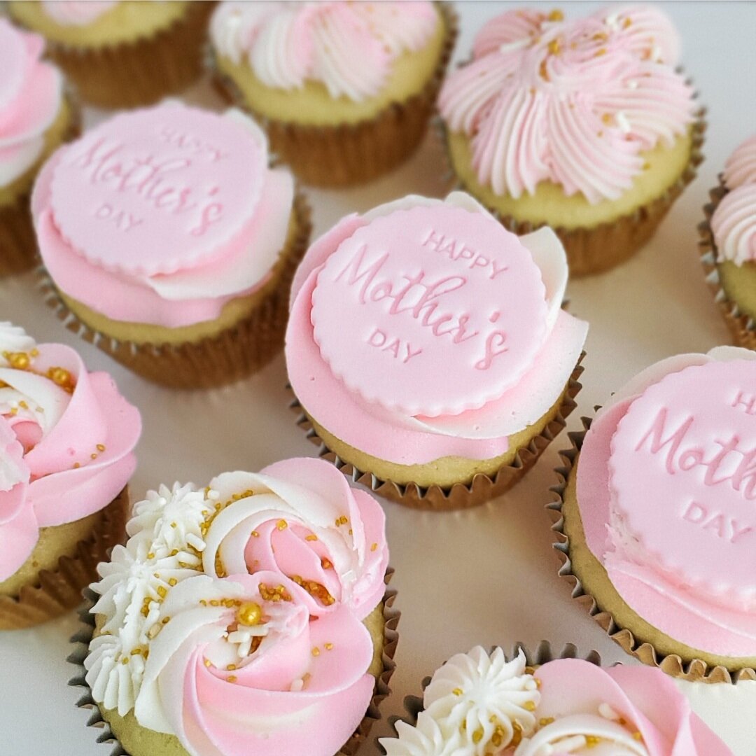 square mothers day cupcakes2.jpg
