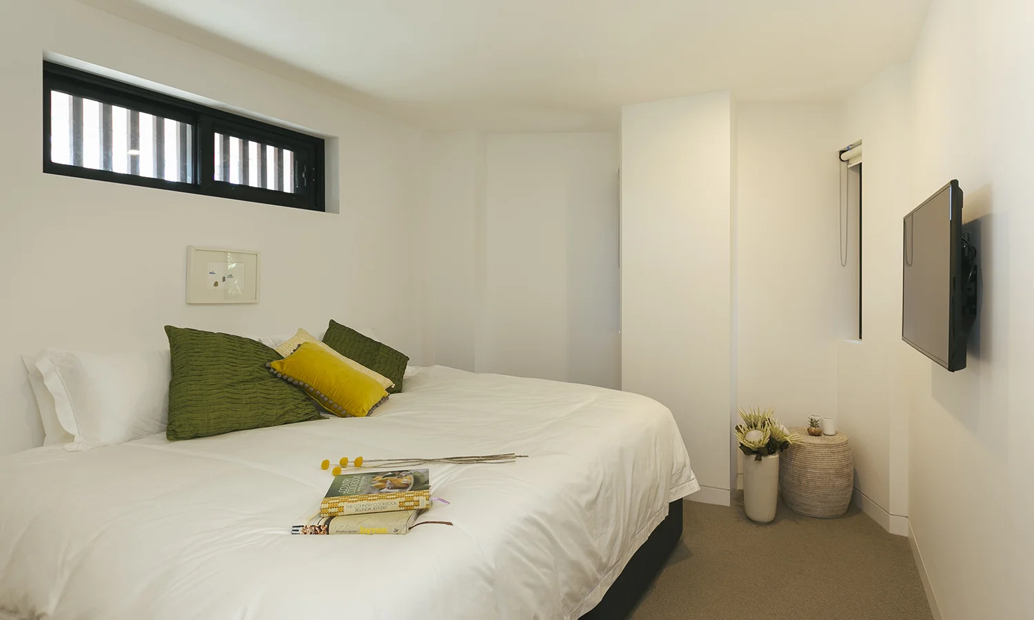  Apartment One Fortyfive on Lawson, Byron Bay  Spacious three bedroom single level living Floorspace: 256 sqm Floor: Ground Aspect: North Views: Water, Beach Height above sea level: 7 mtr 