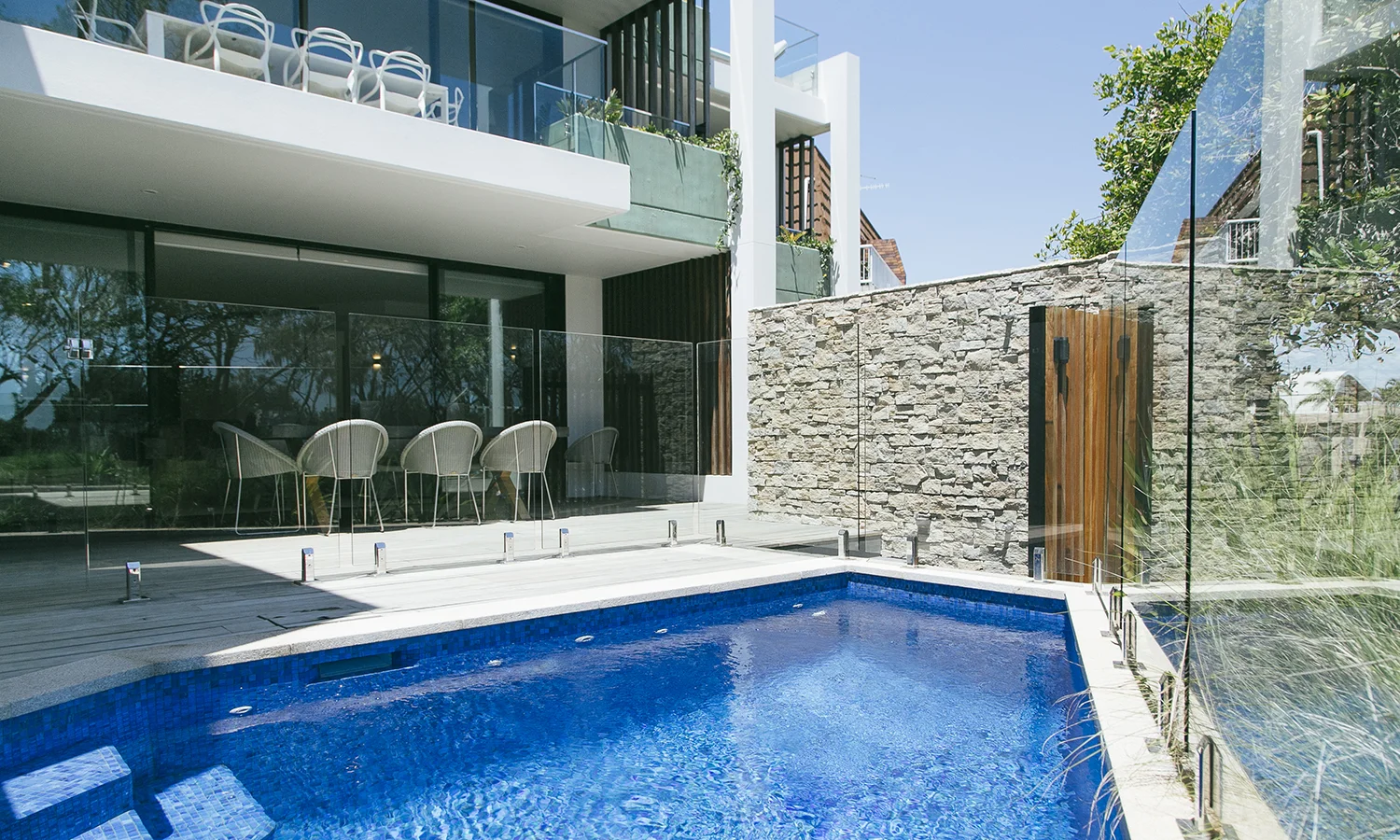  Apartment One Fortyfive on Lawson, Byron Bay  Spacious three bedroom single level living Floorspace: 256 sqm Floor: Ground Aspect: North Views: Water, Beach Height above sea level: 7 mtr 