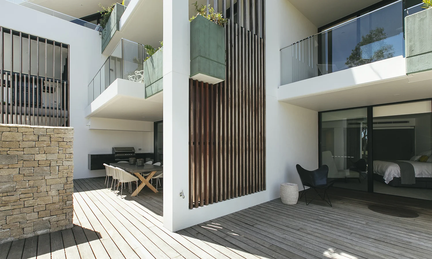  Apartment One Fortyfive on Lawson, Byron Bay  Spacious three bedroom single level living Floorspace: 256 sqm Floor: Ground Aspect: North Views: Water, Beach Height above sea level: 7 mtr 